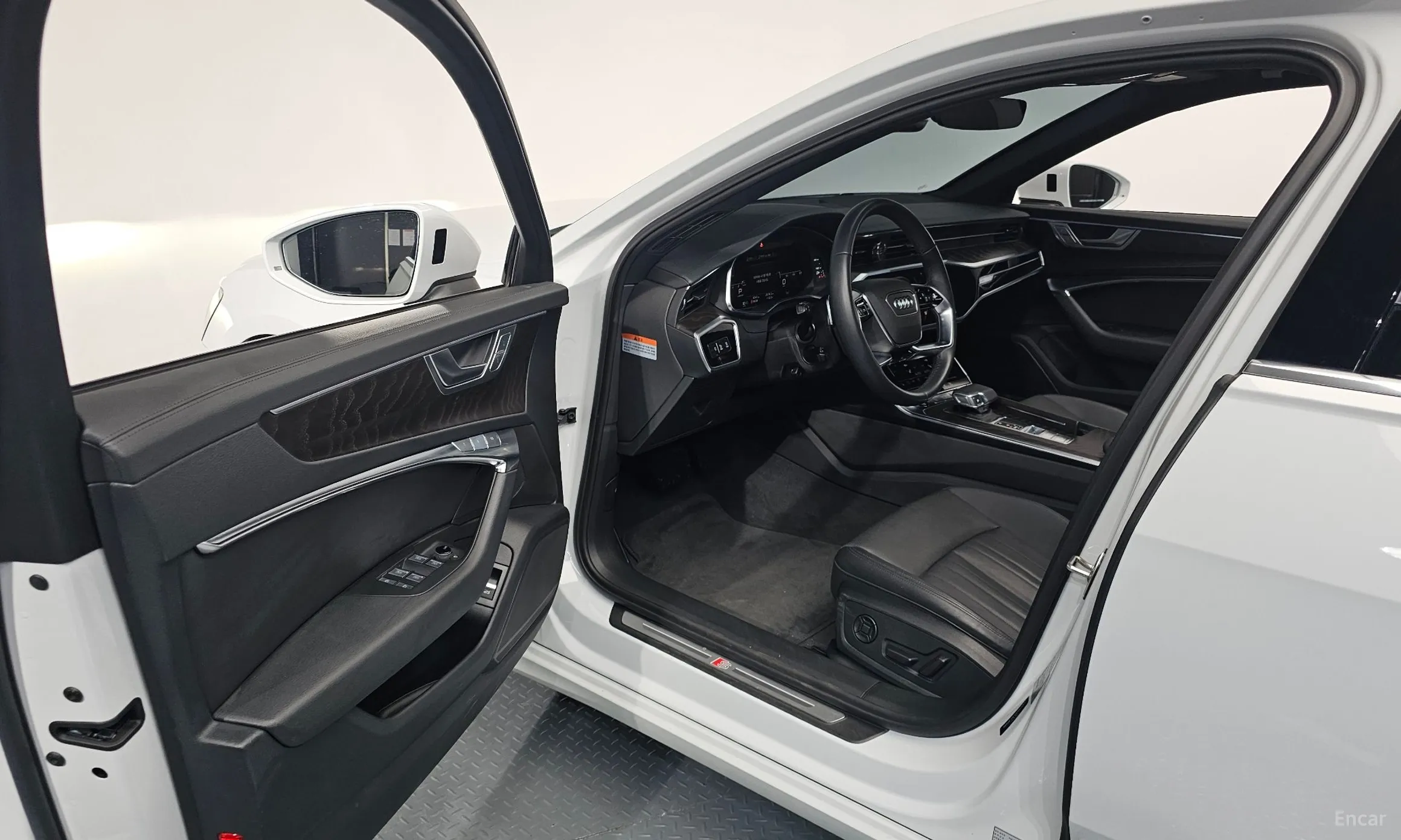 Audi A6 (C8) превью 10