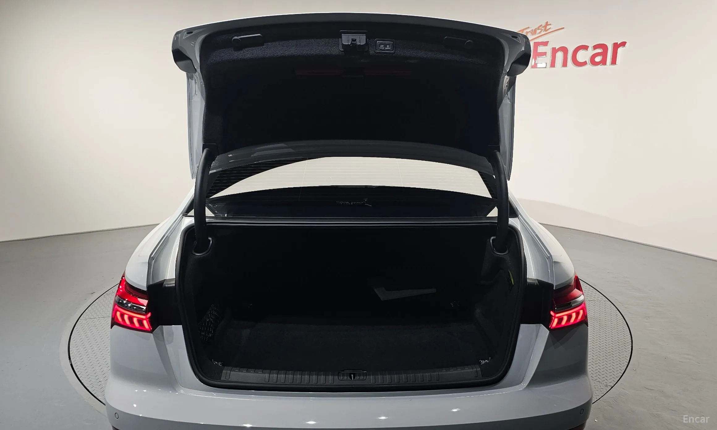 Audi A6 (C8) превью 20