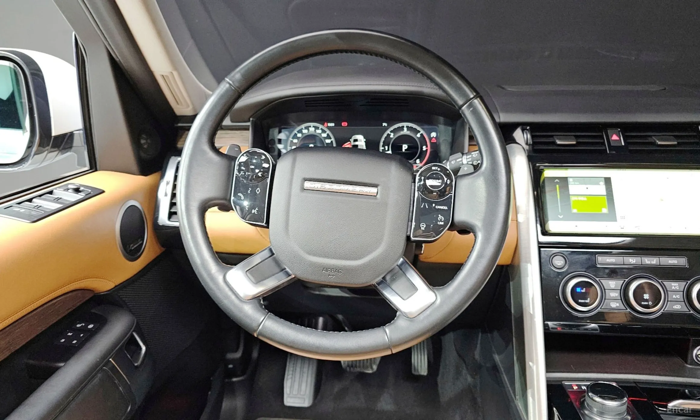 Land Rover Discovery 5 превью 13