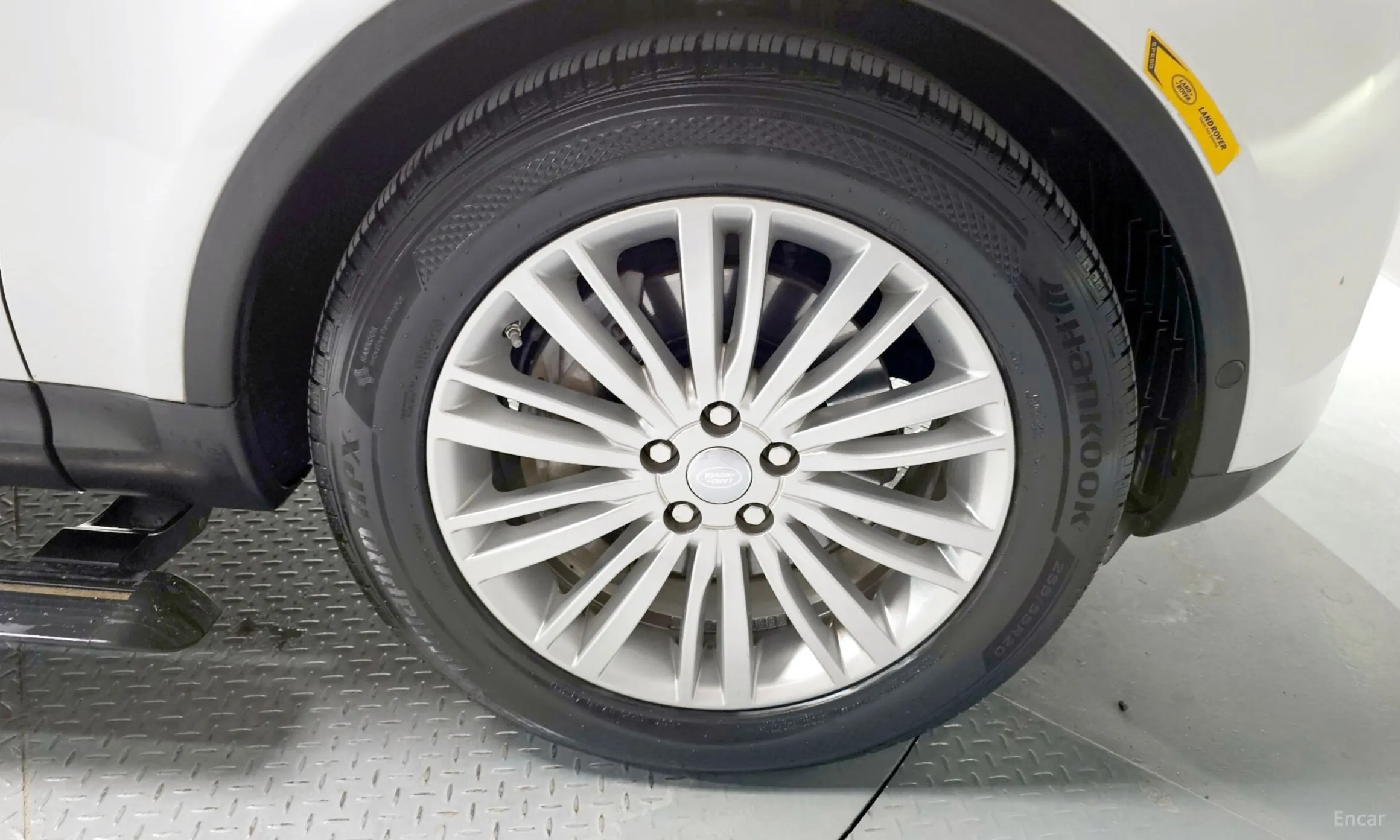Land Rover Discovery 5 превью 5