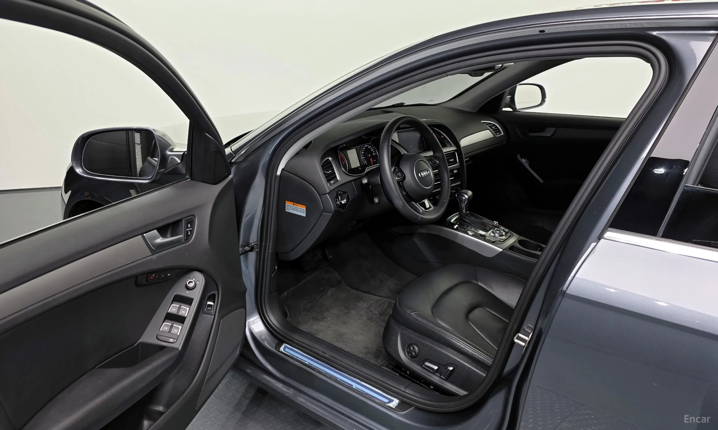 Audi New A4 превью 10