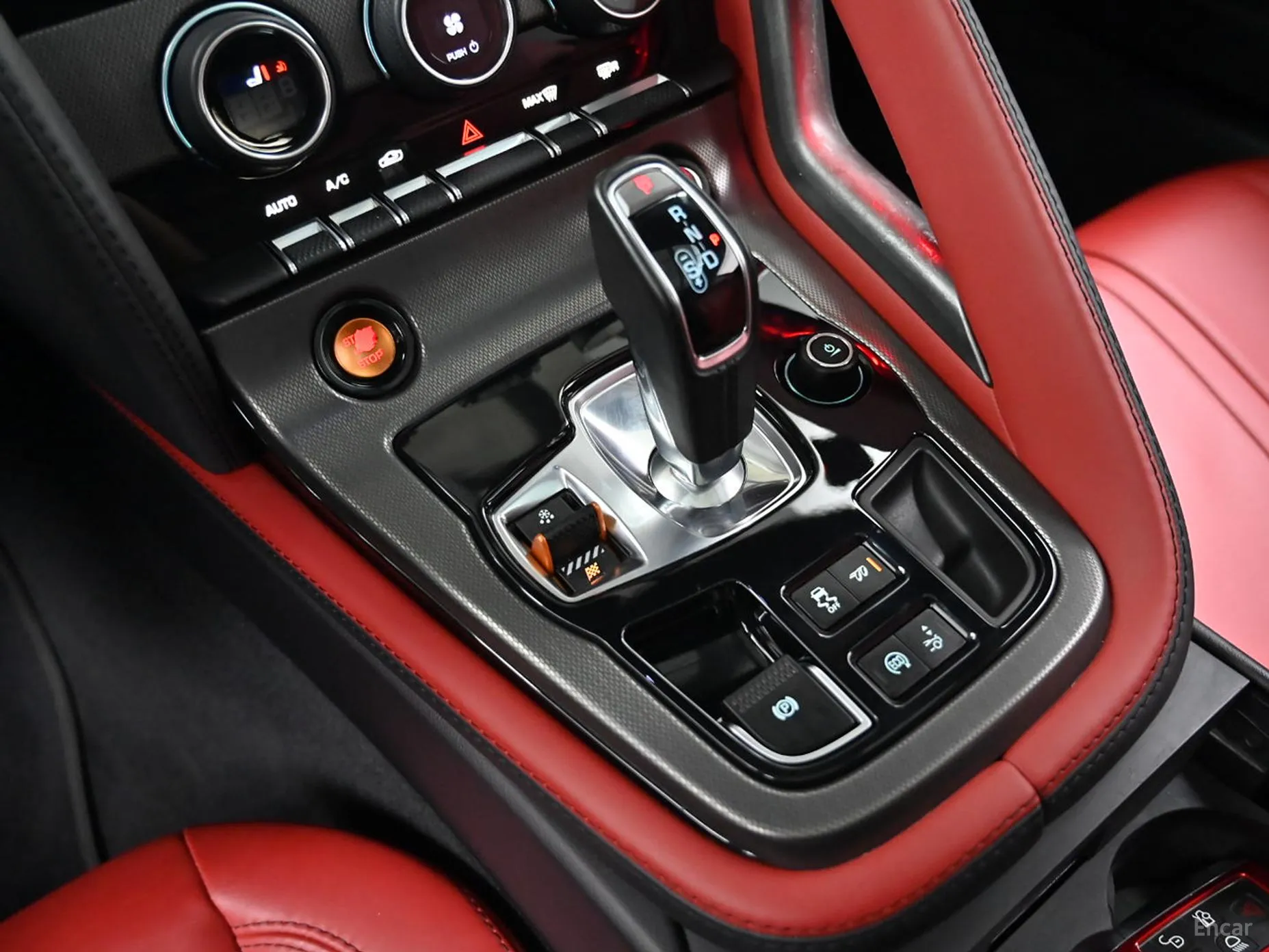 Jaguar F-TYPE превью 10