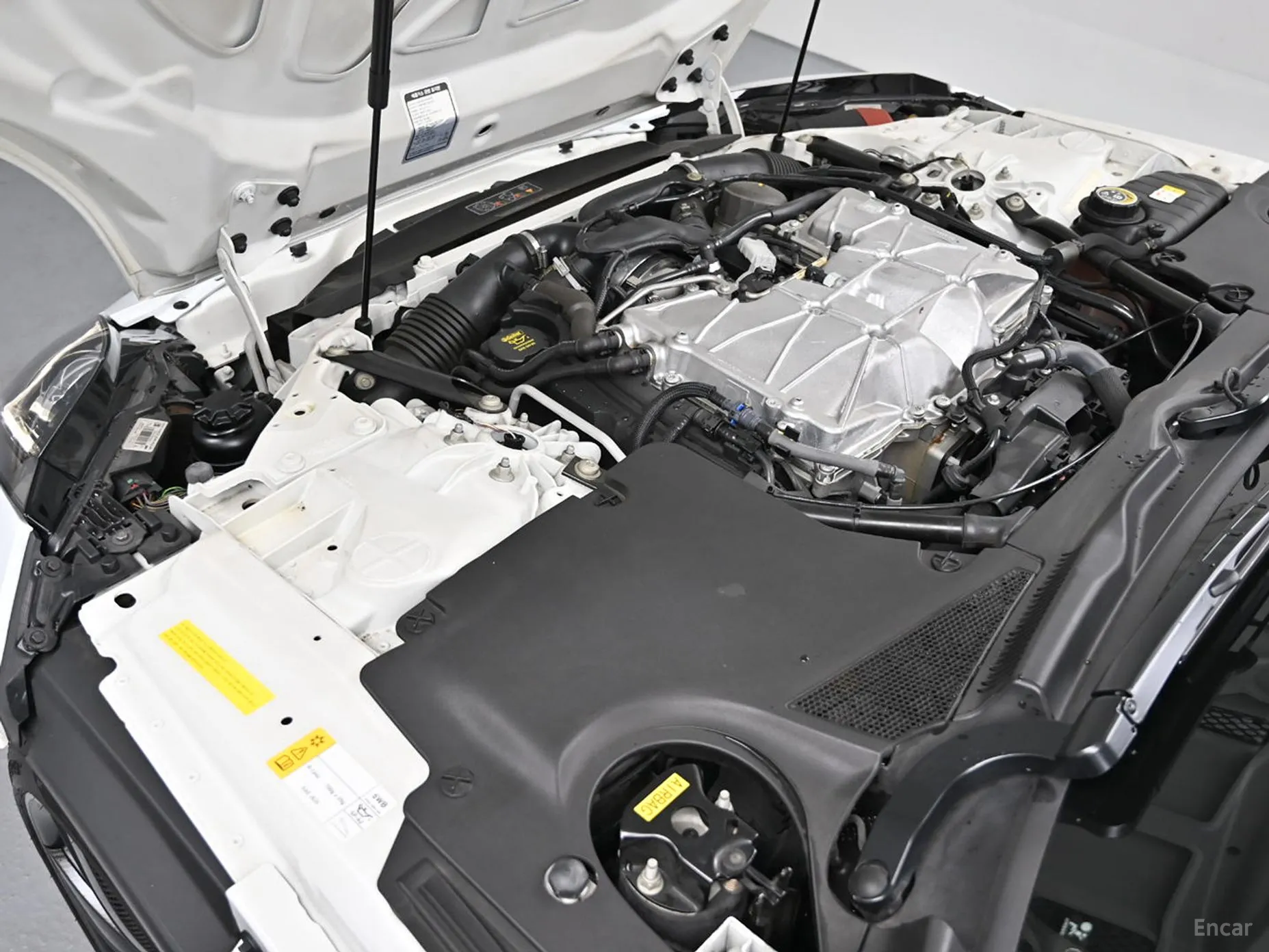 Jaguar F-TYPE превью 7