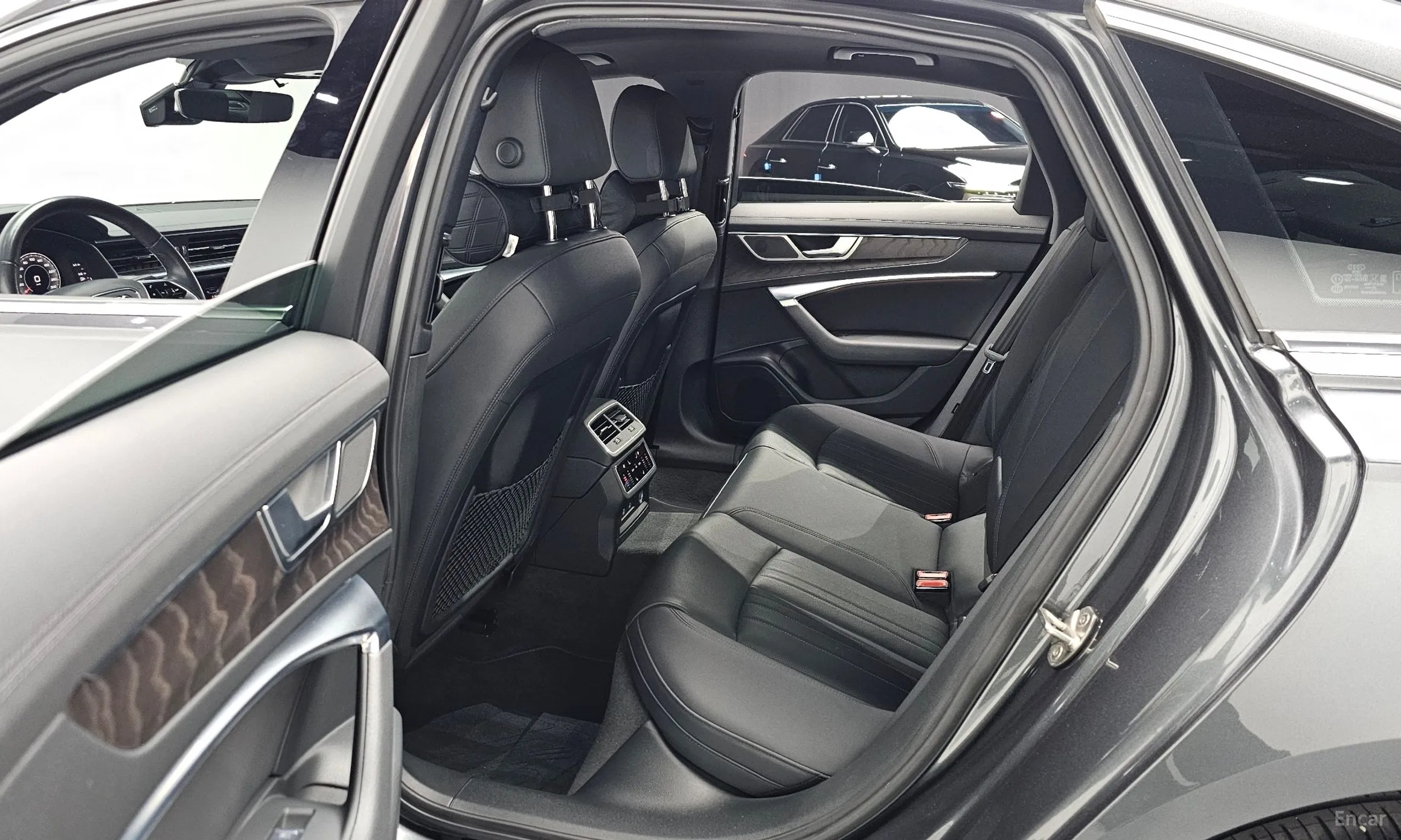 Audi A6 (C8) превью 11