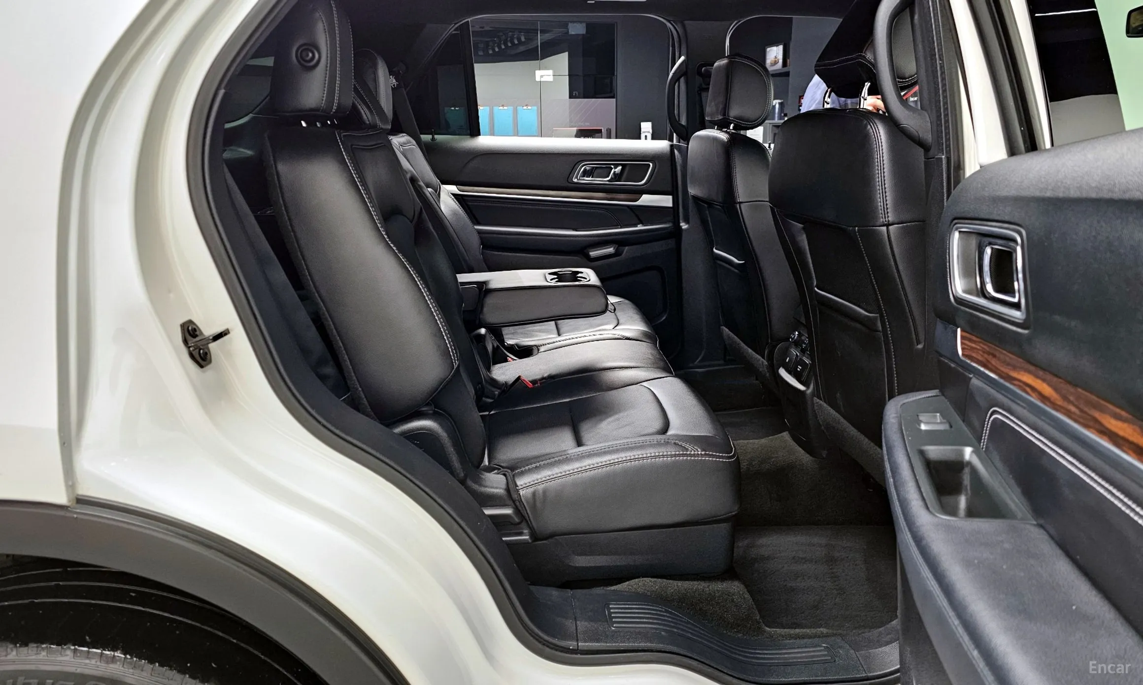 Ford Explorer превью 12