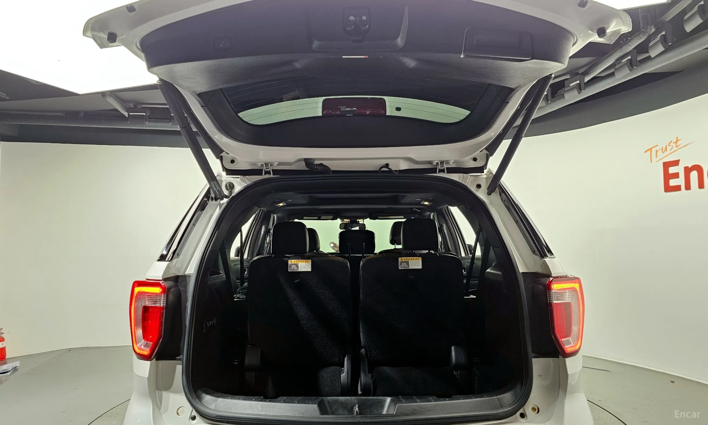 Ford Explorer превью 20