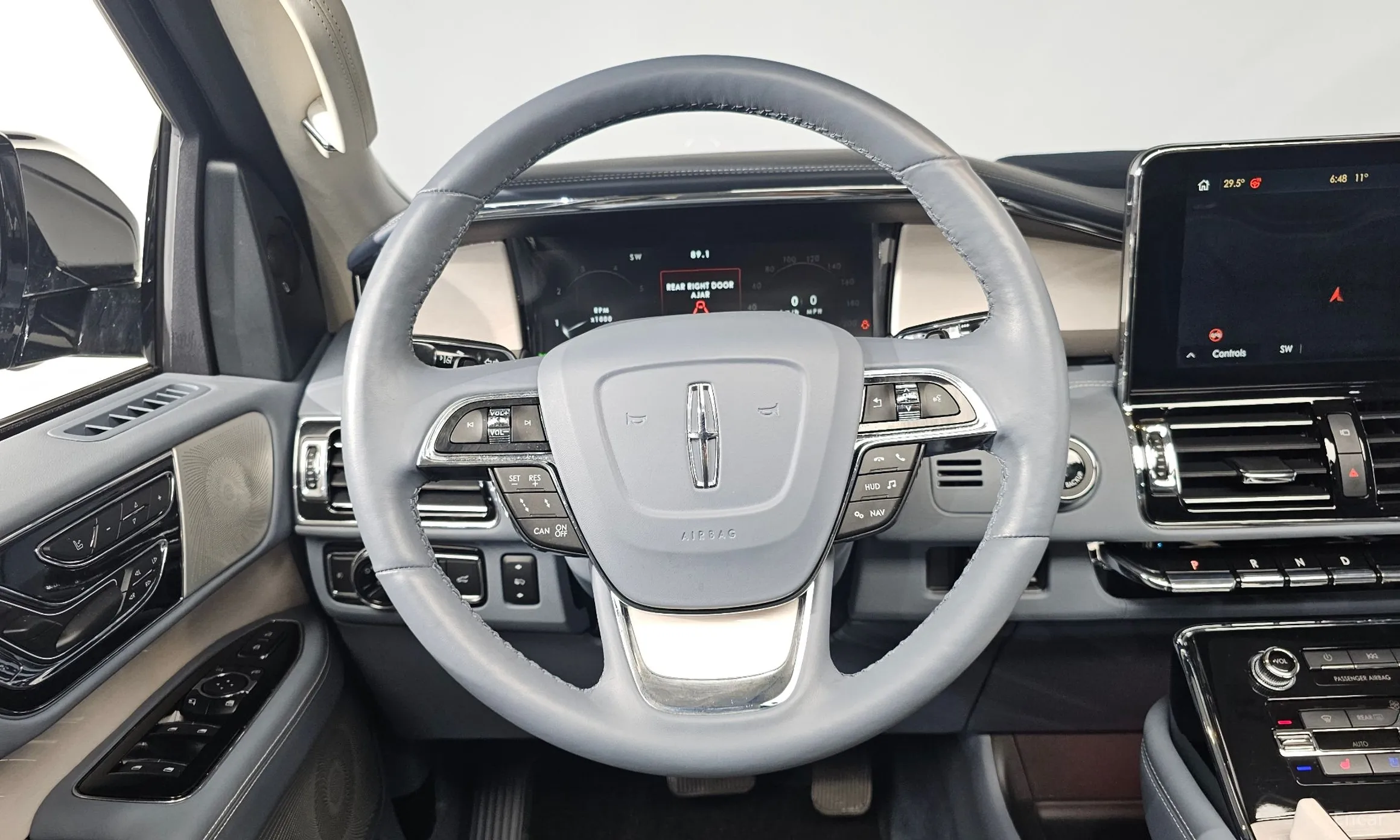 Lincoln Navigator 4th generation превью 13