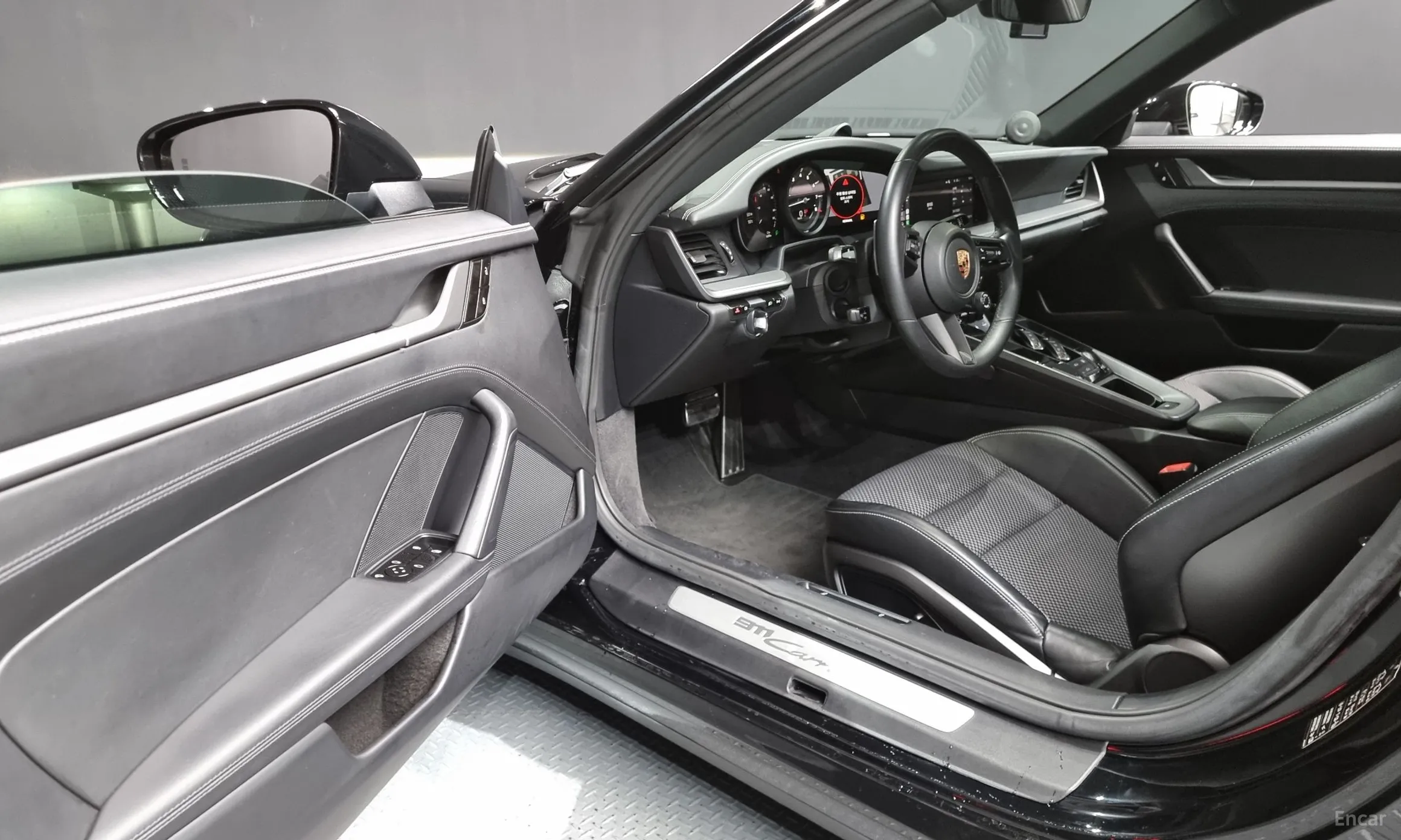 Porsche 911 (992) превью 10