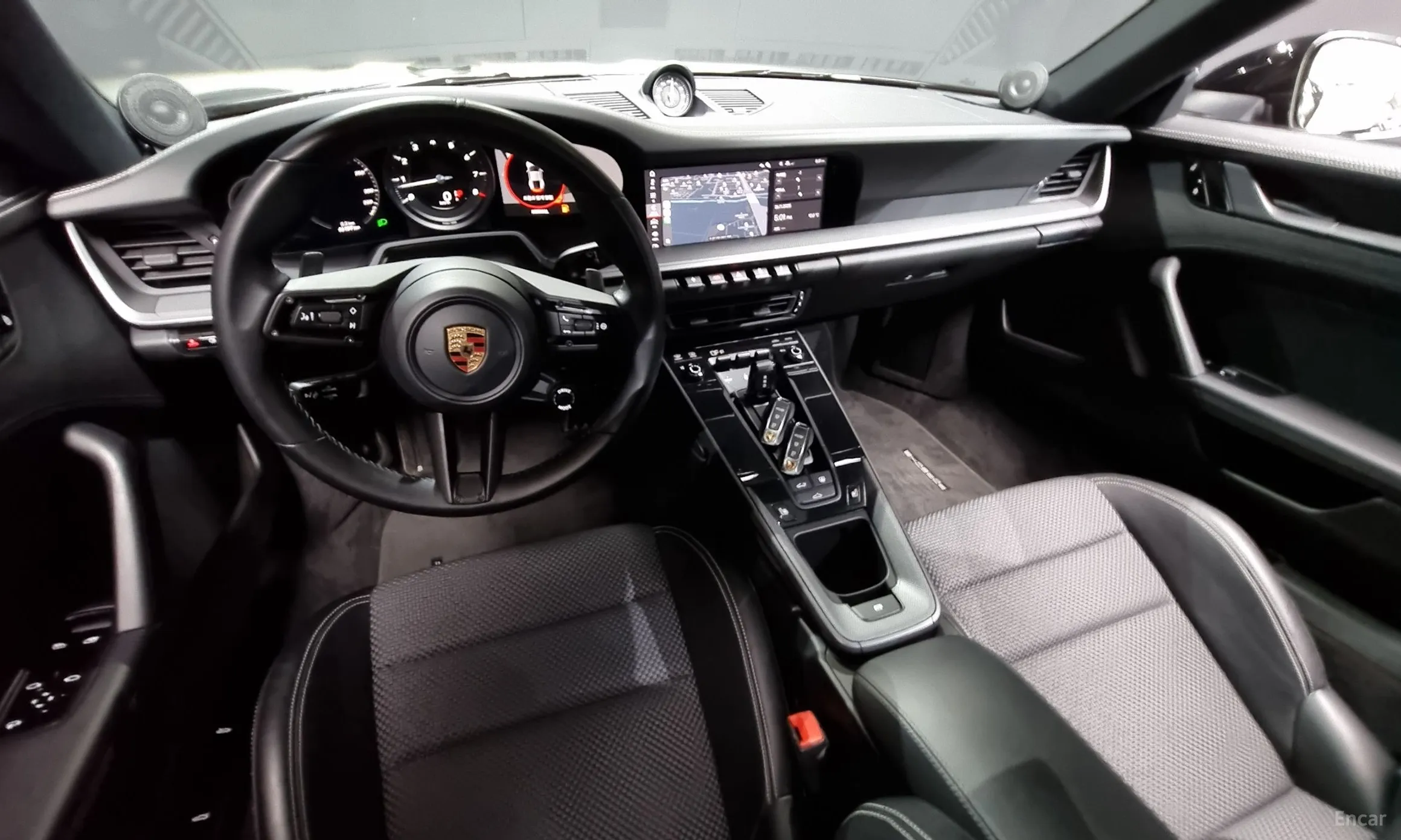 Porsche 911 (992) превью 7