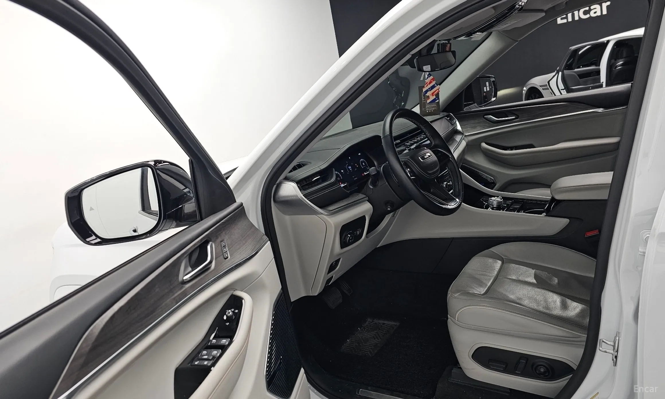 Jeep Grand Cherokee (WL) превью 10