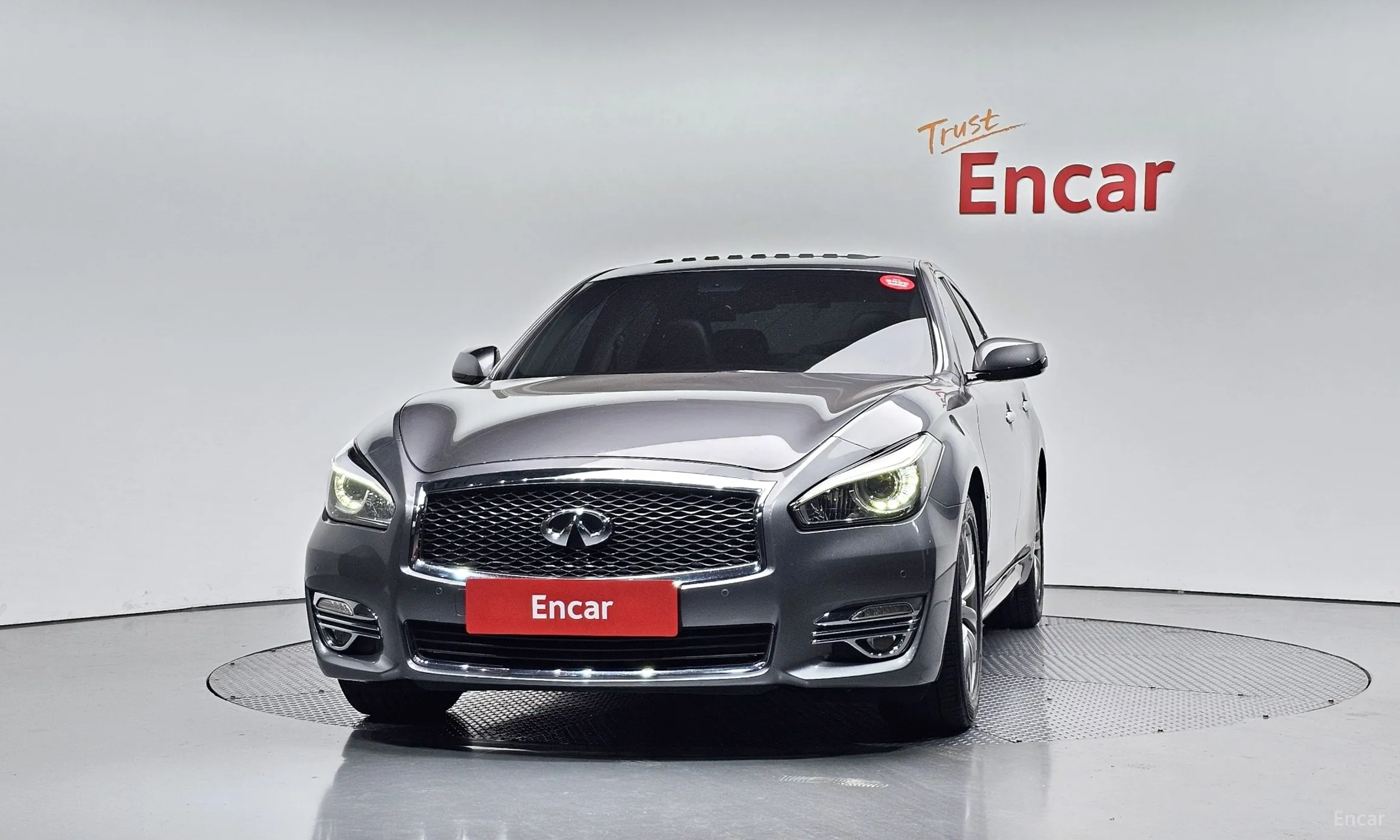 Infiniti Q70 превью 3