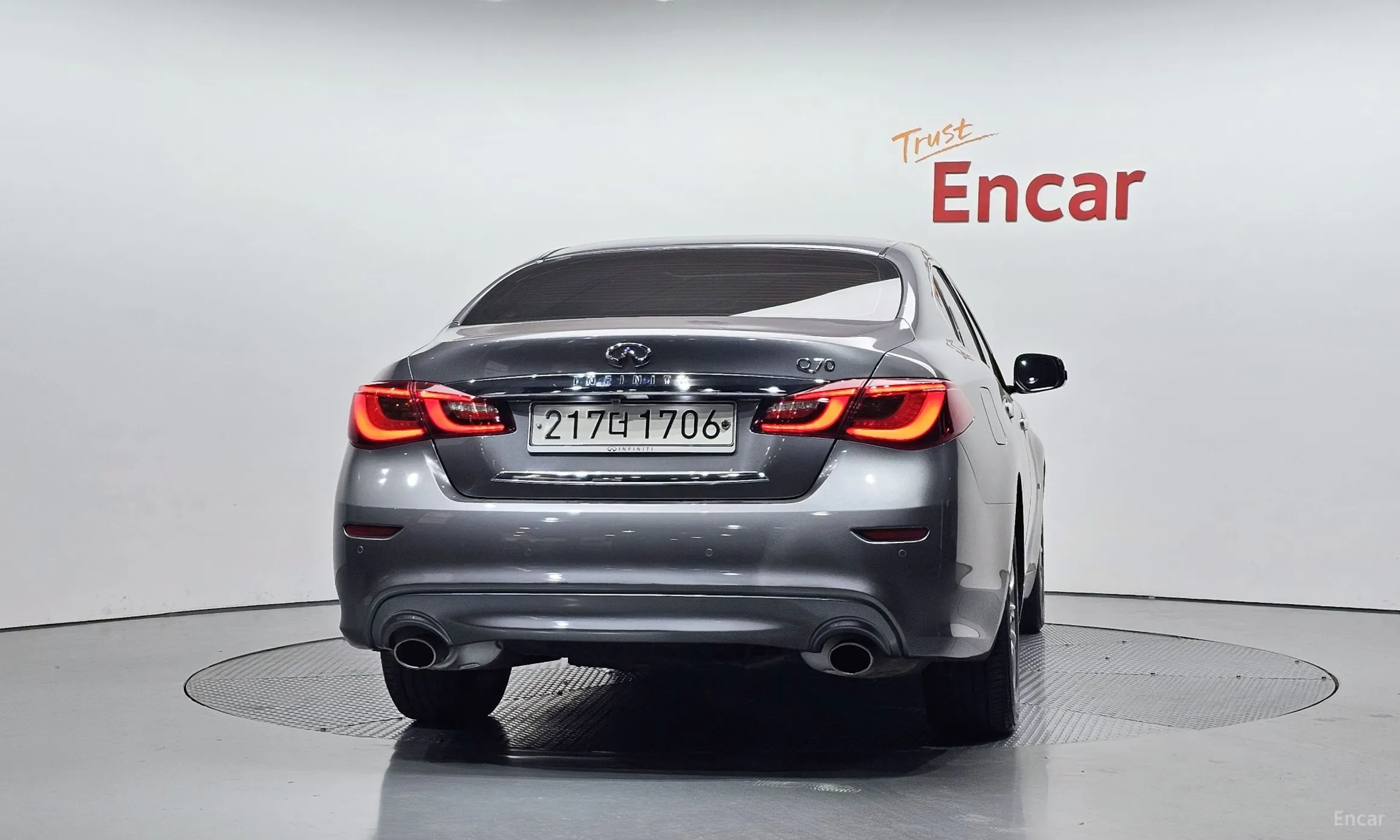 Infiniti Q70 превью 4