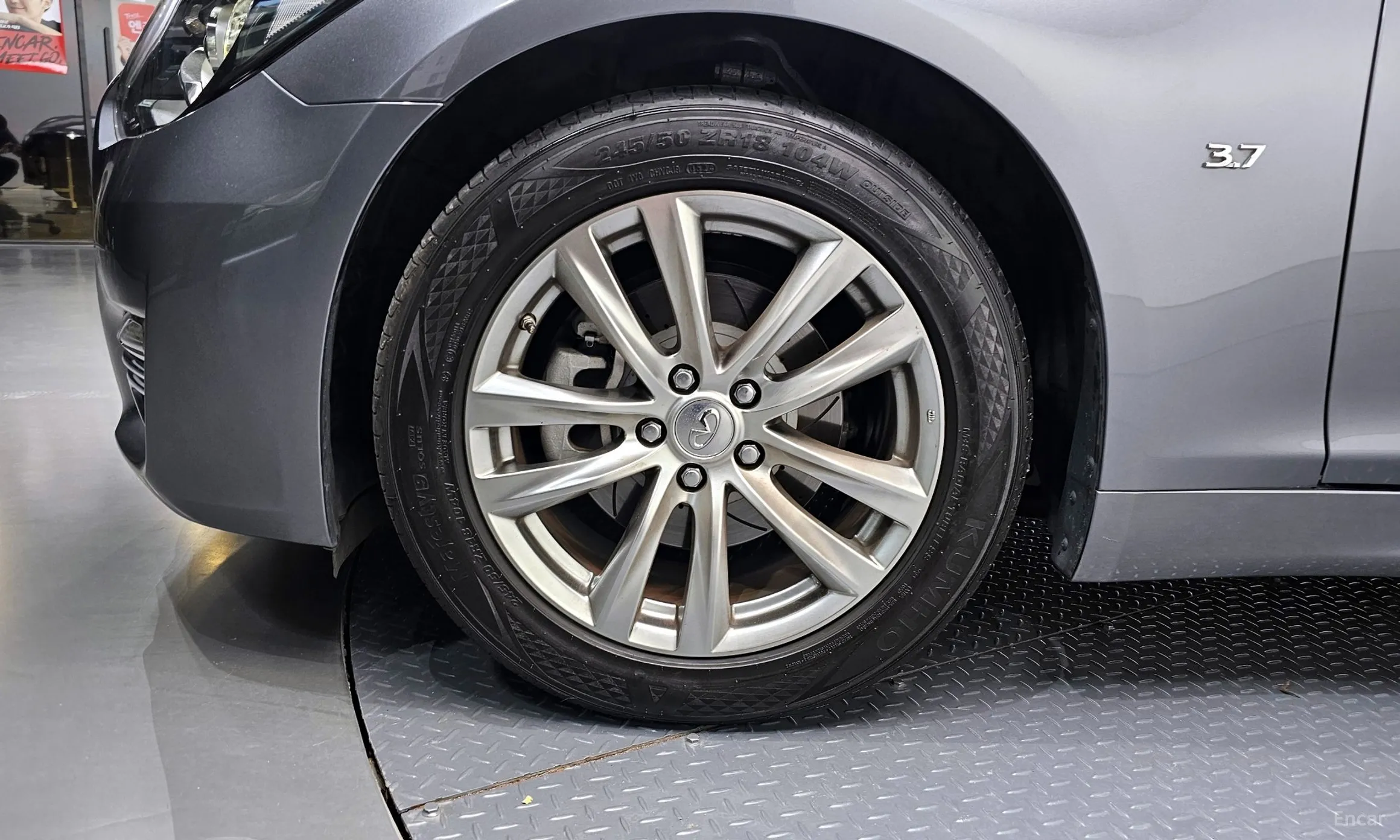 Infiniti Q70 превью 5