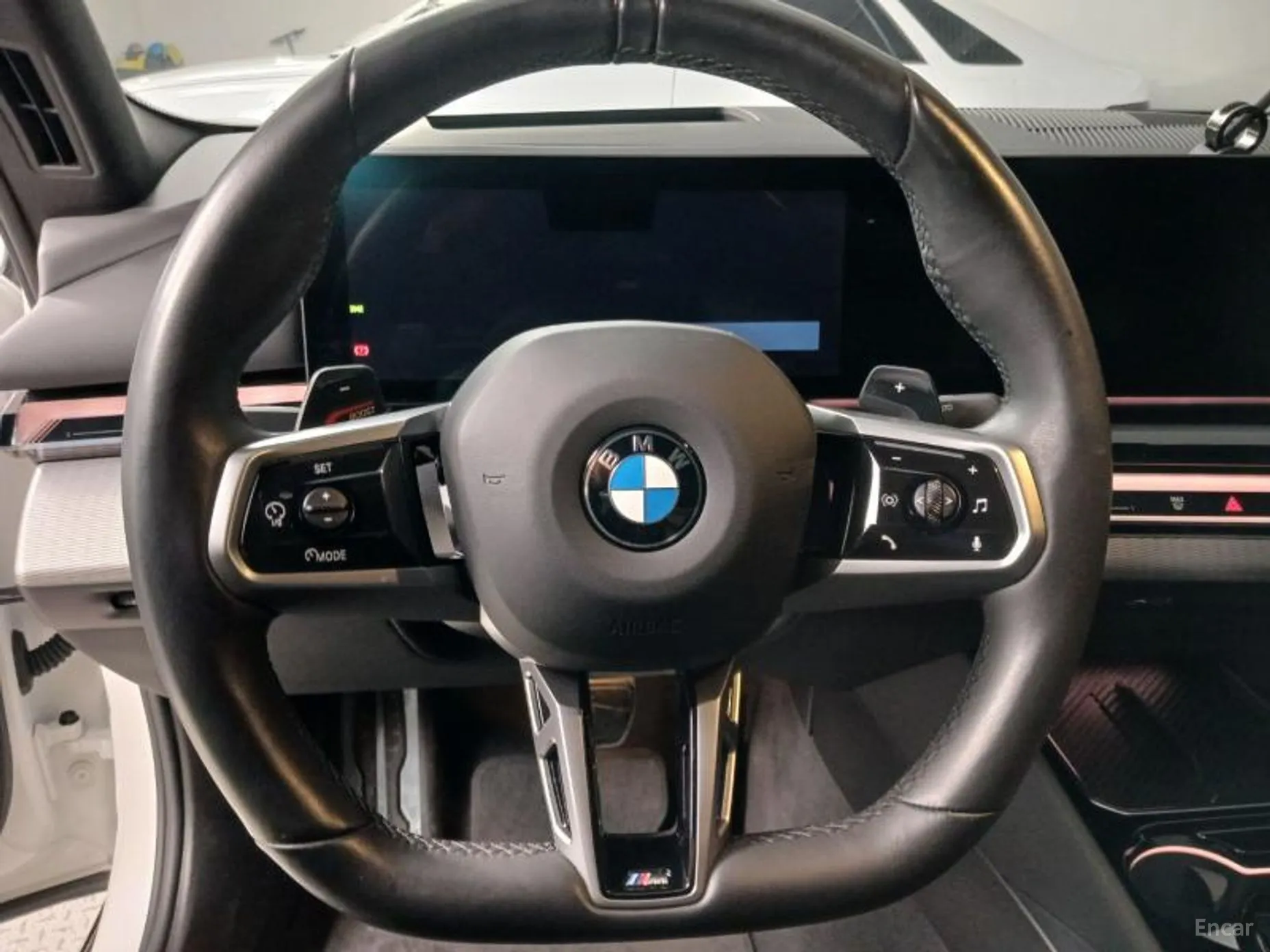 BMW 5 Series (G60) превью 11