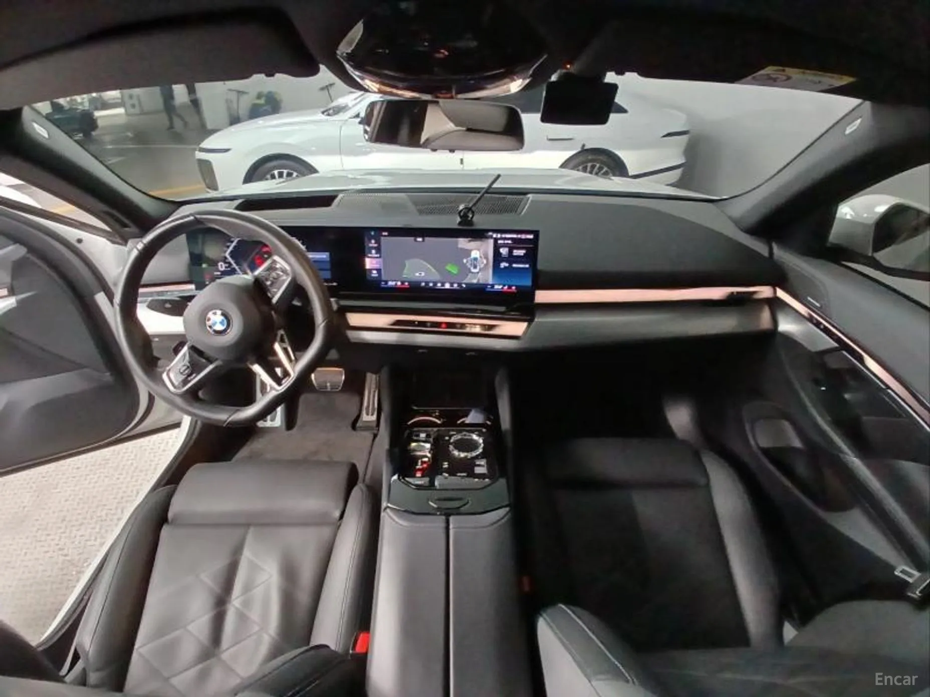BMW 5 Series (G60) превью 6