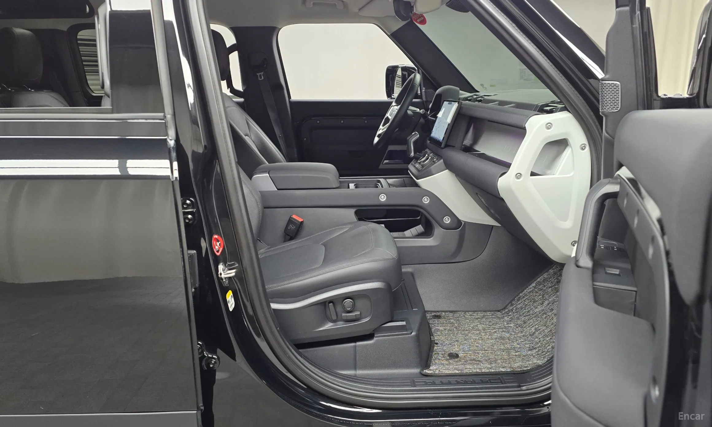 Land Rover Defender (L663) превью 11