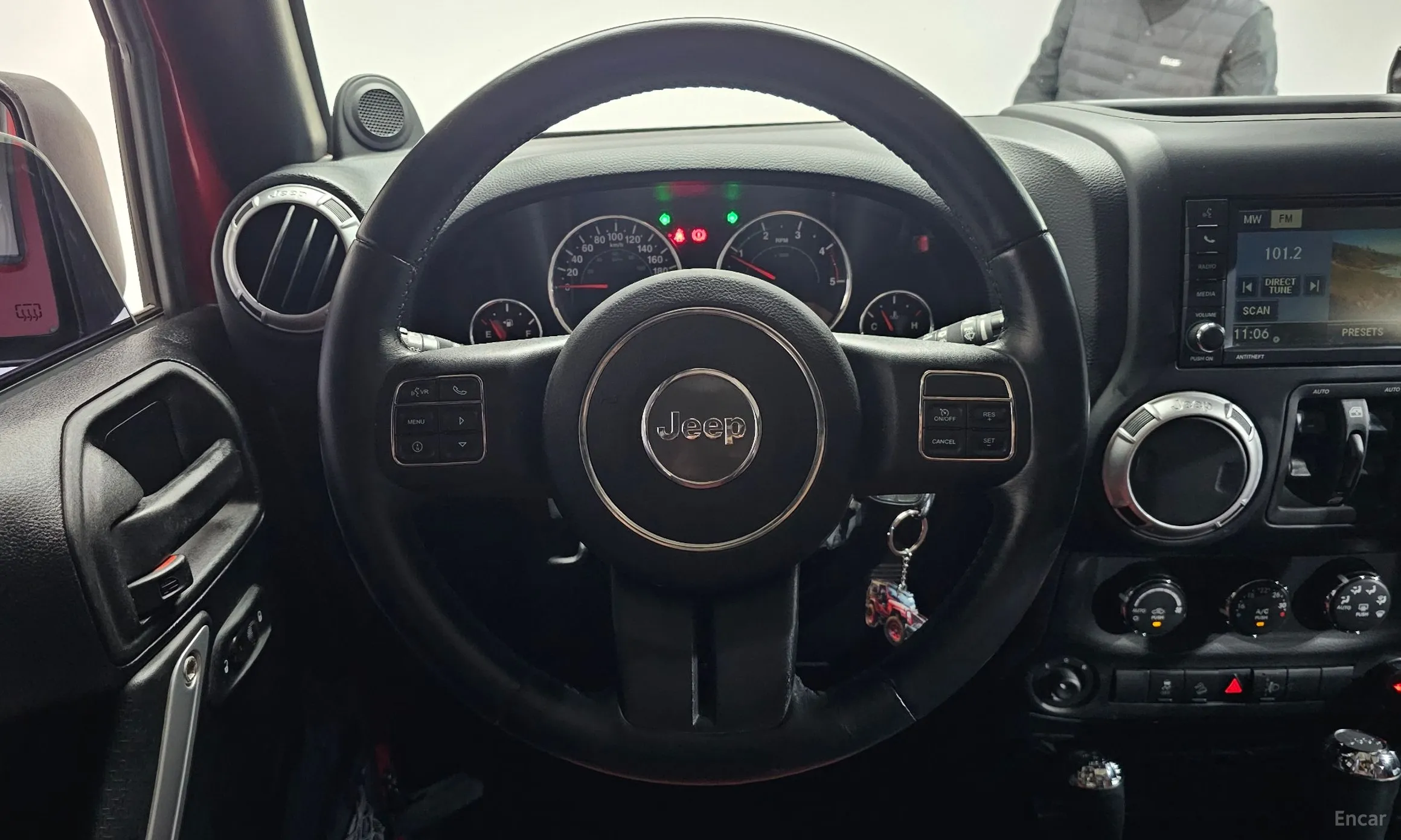 Jeep Wrangler (JK) превью 13
