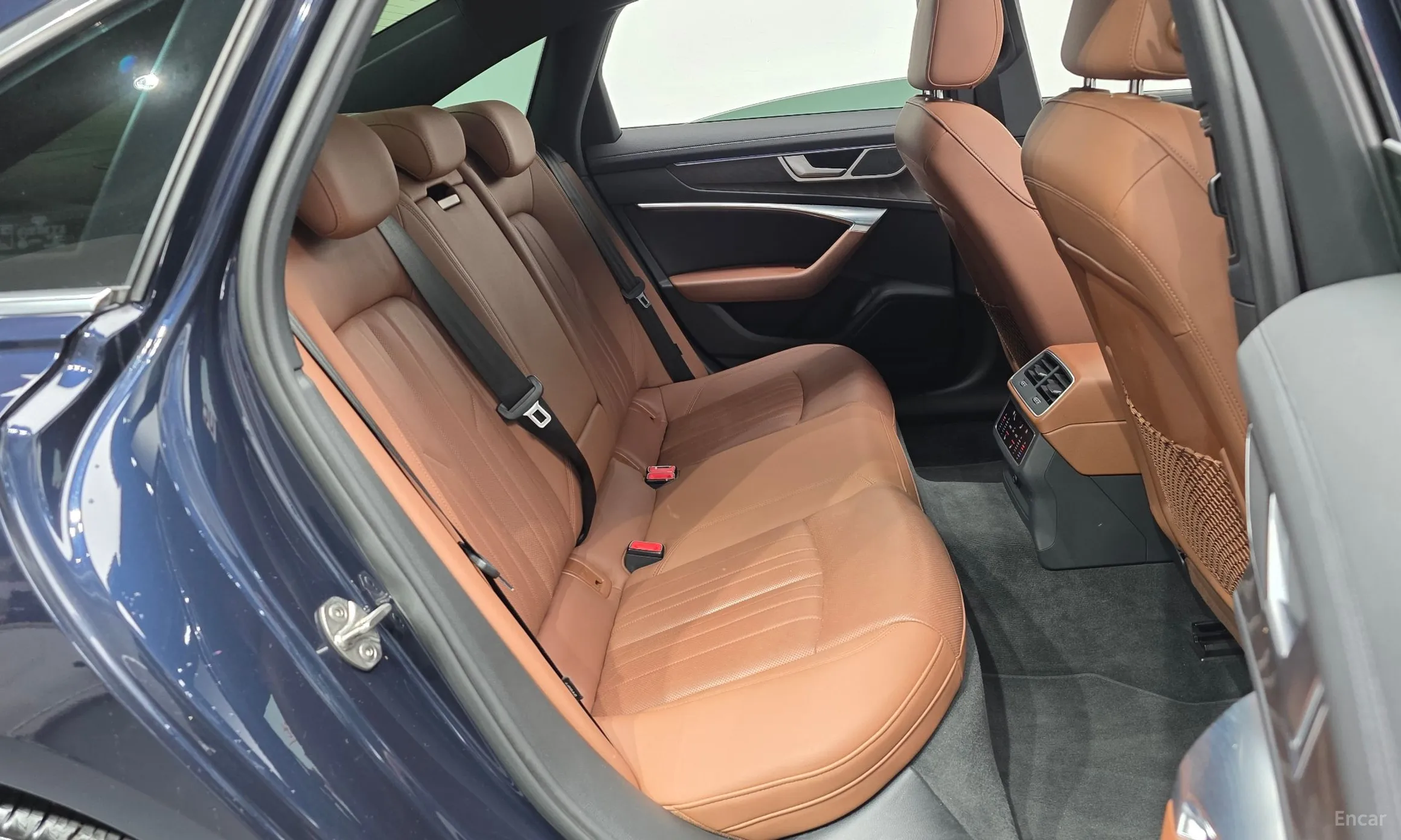 Audi A6 (C8) превью 12
