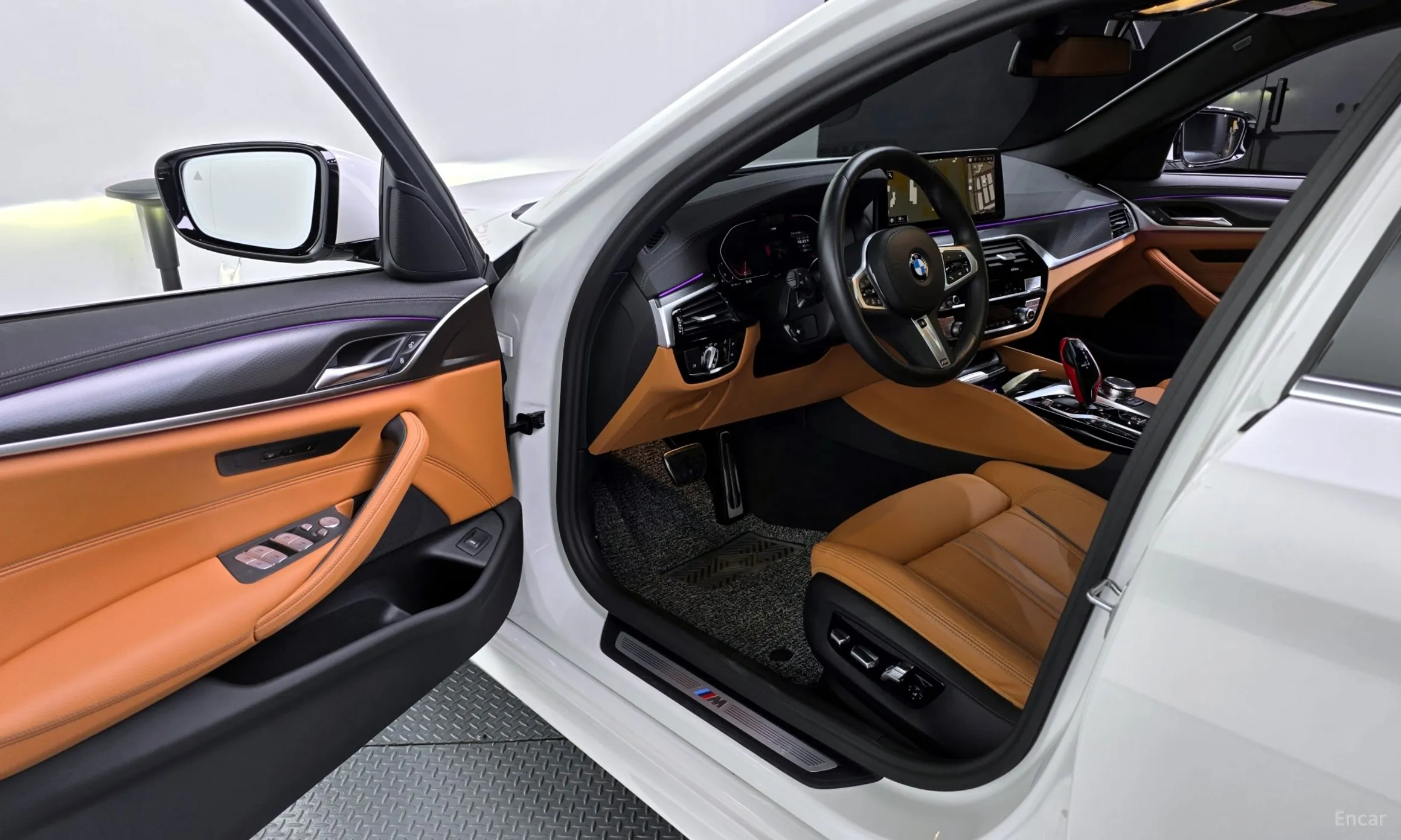 BMW 5 Series (G30) превью 10