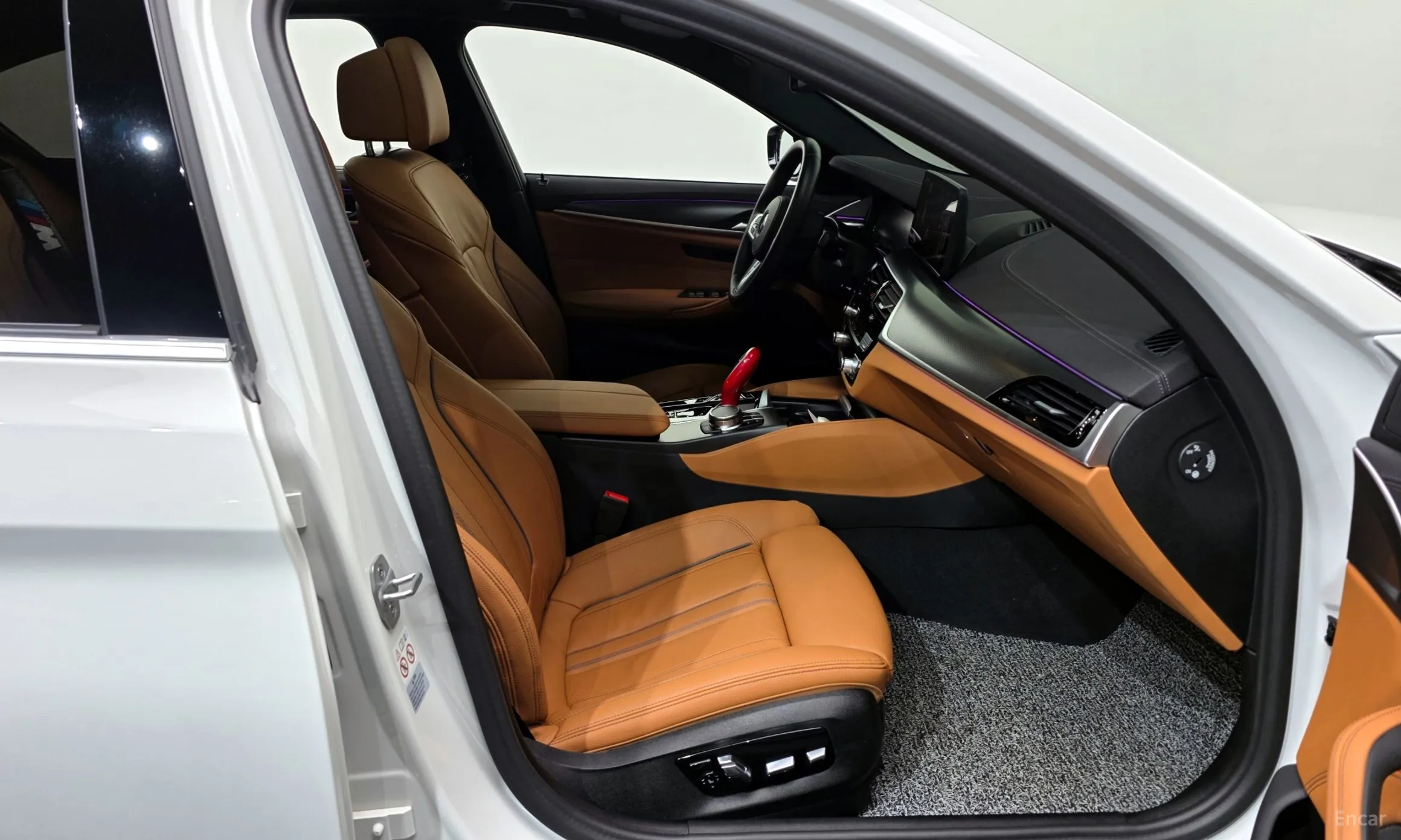 BMW 5 Series (G30) превью 11