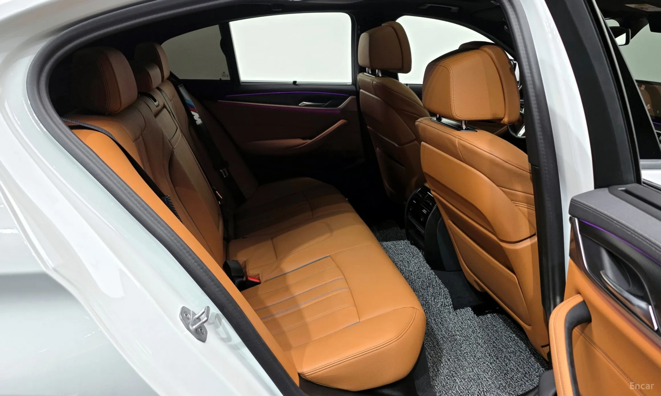 BMW 5 Series (G30) превью 12