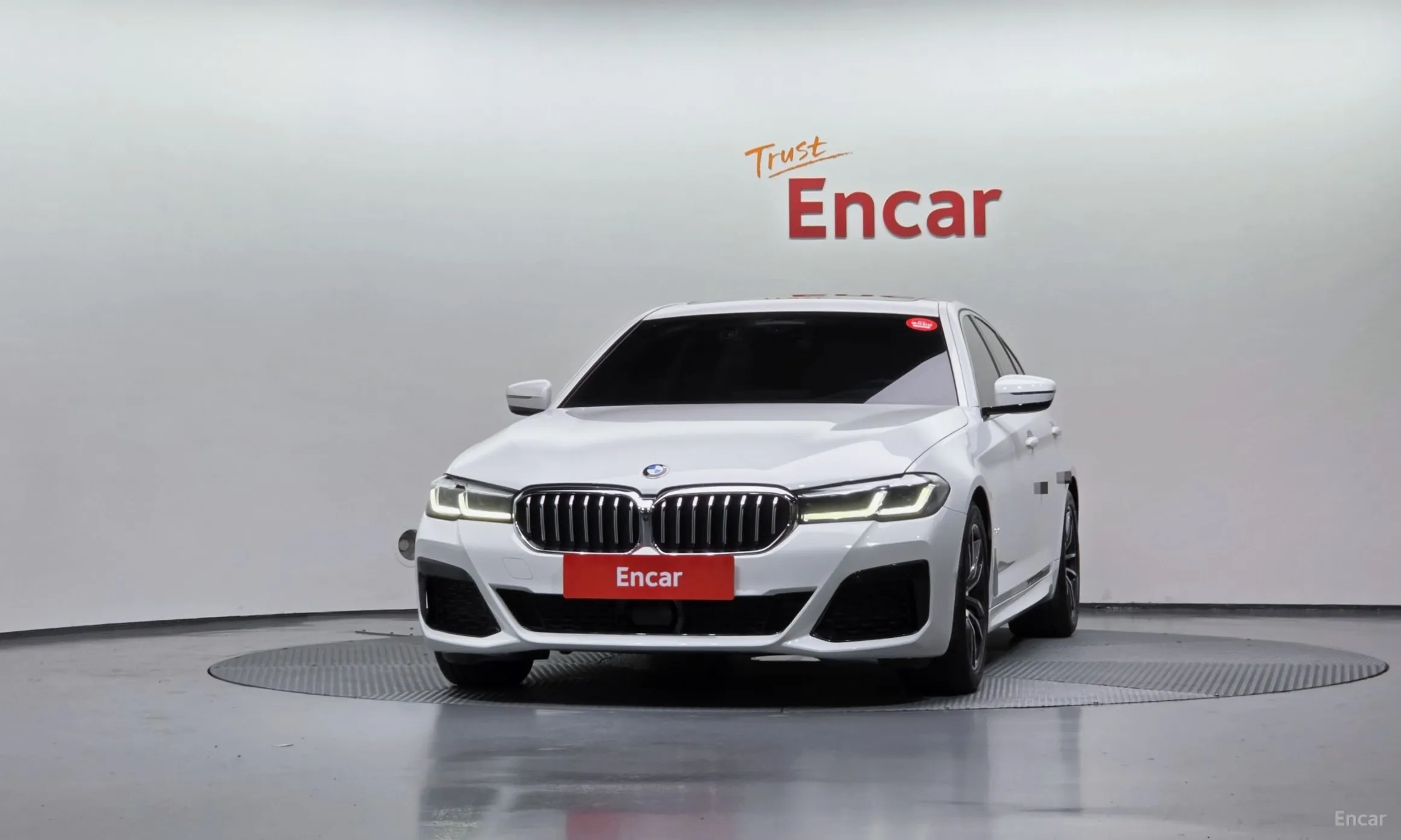 BMW 5 Series (G30) превью 3