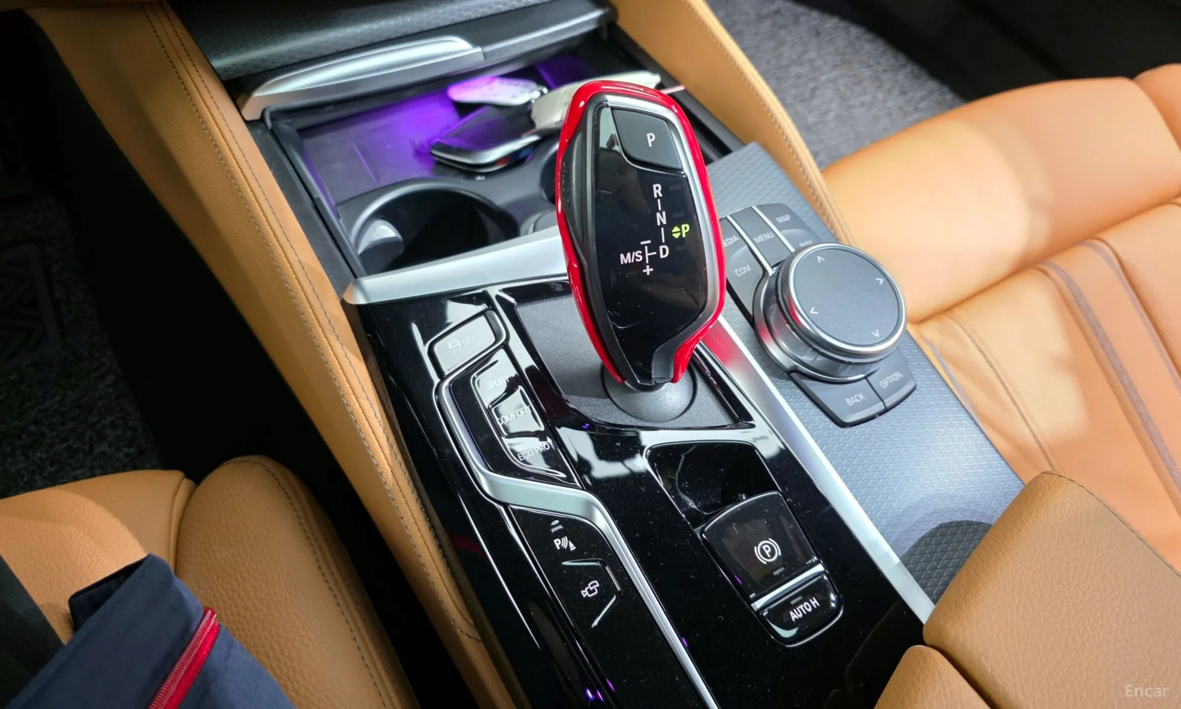 BMW 5 Series (G30) превью 9