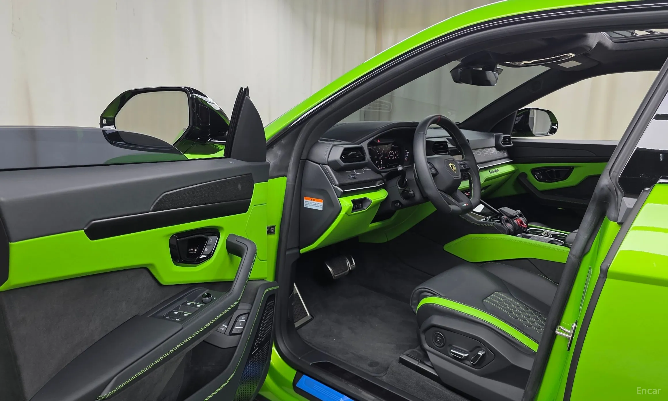 Lamborghini Urus превью 10