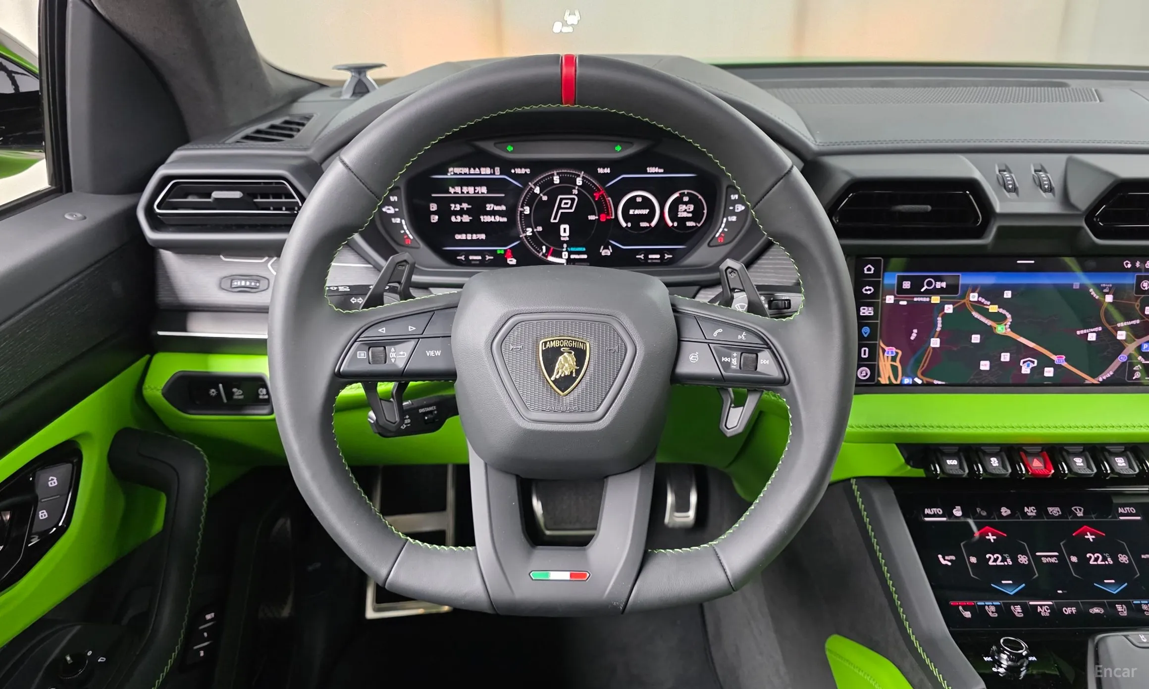 Lamborghini Urus превью 13