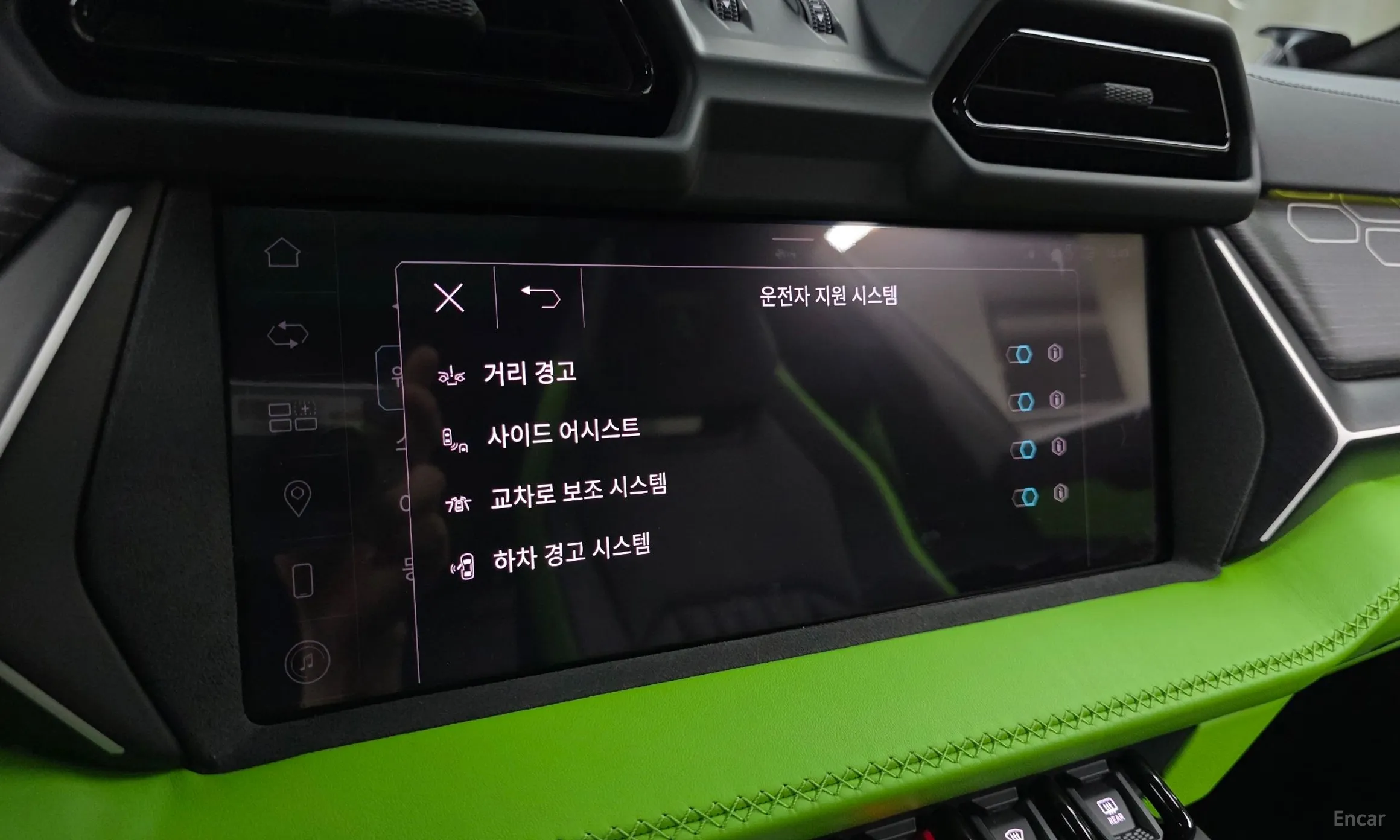 Lamborghini Urus превью 16