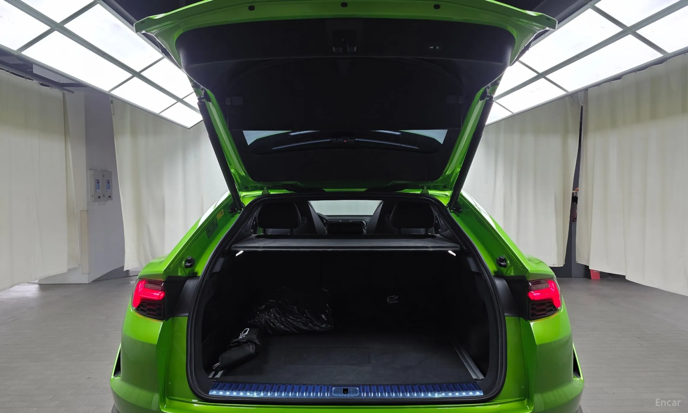 Lamborghini Urus превью 20