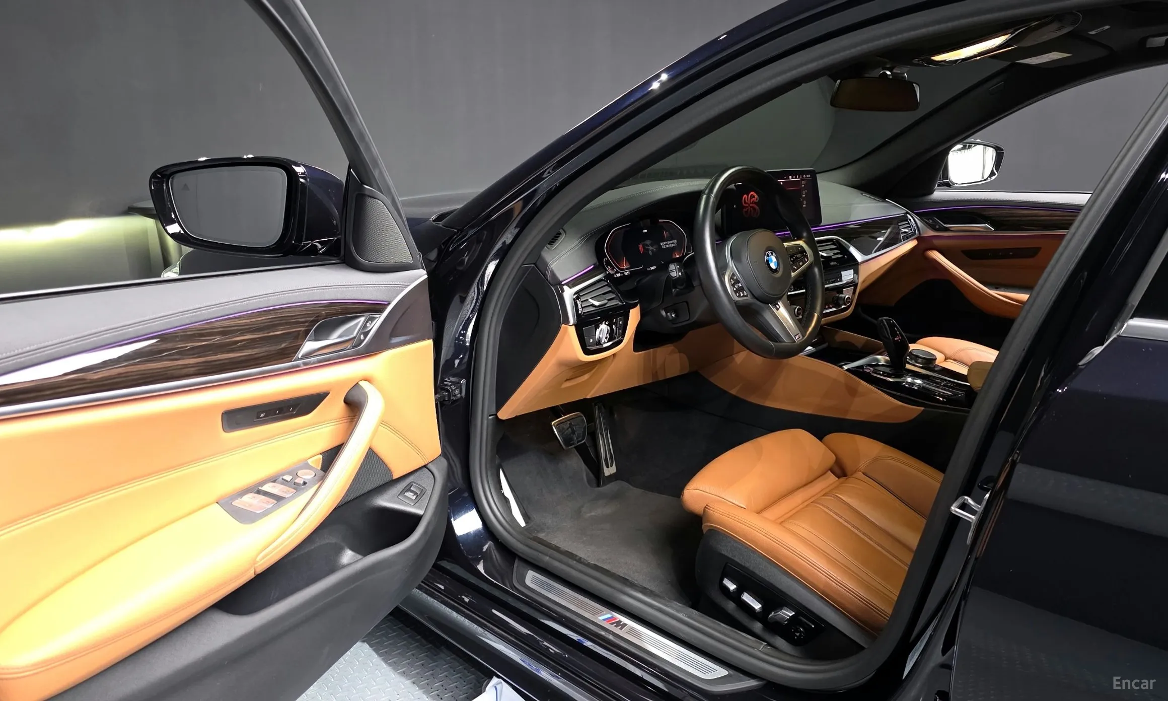 BMW 5 Series (G30) превью 10