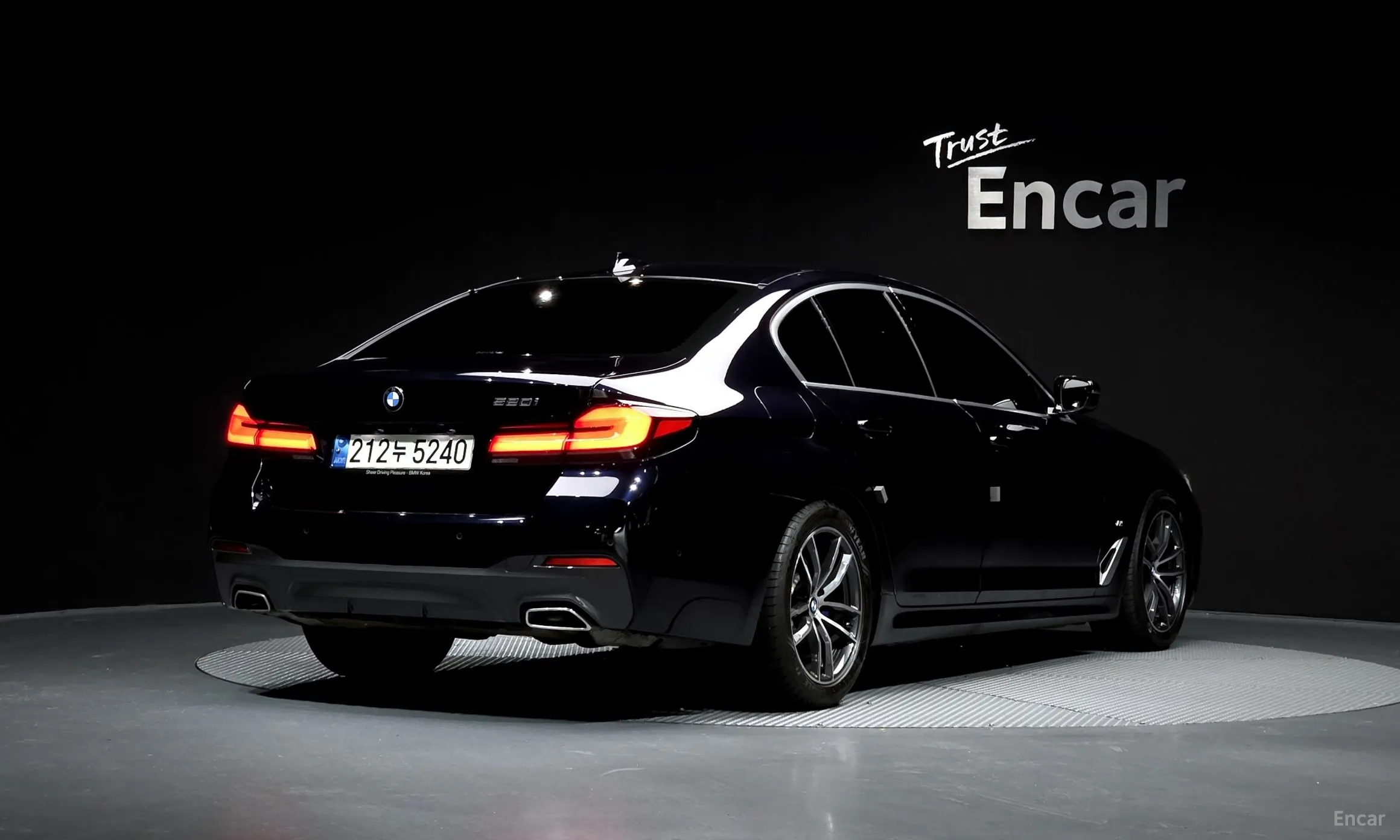 BMW 5 Series (G30) превью 2