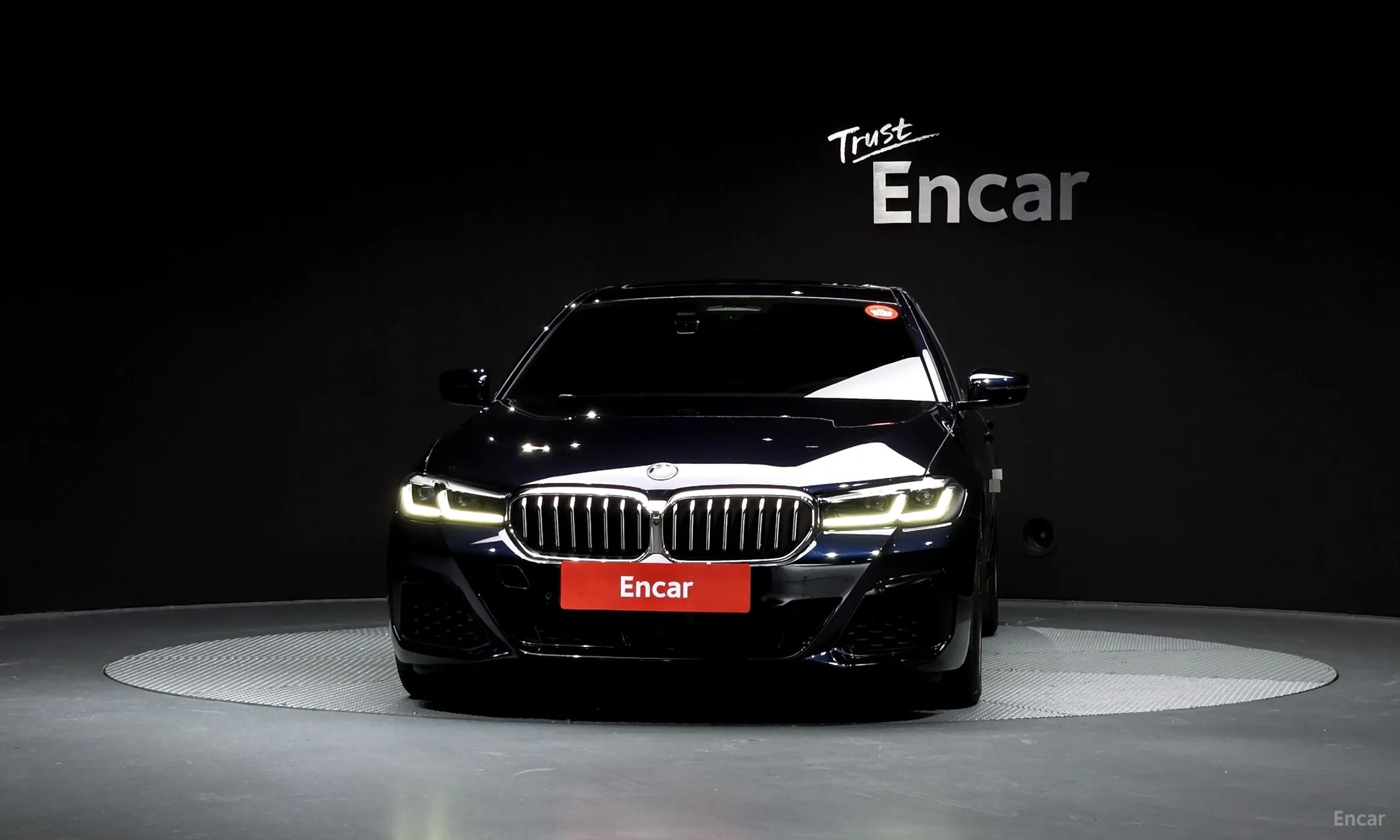 BMW 5 Series (G30) превью 3