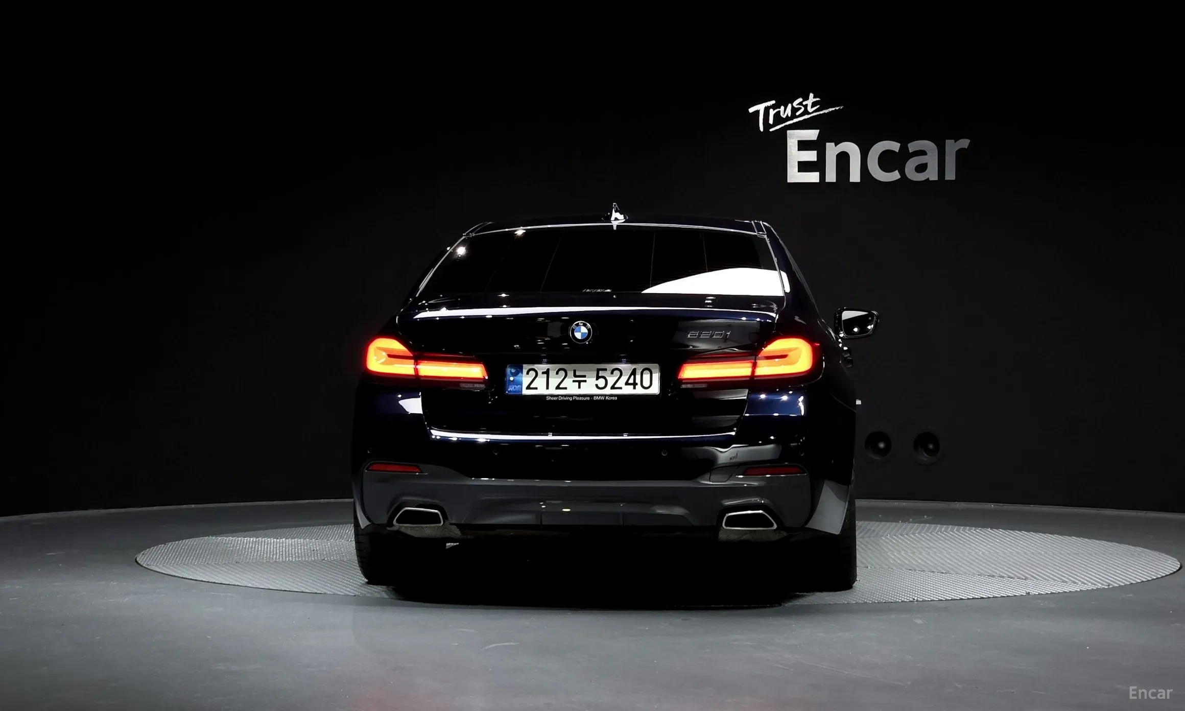 BMW 5 Series (G30) превью 4