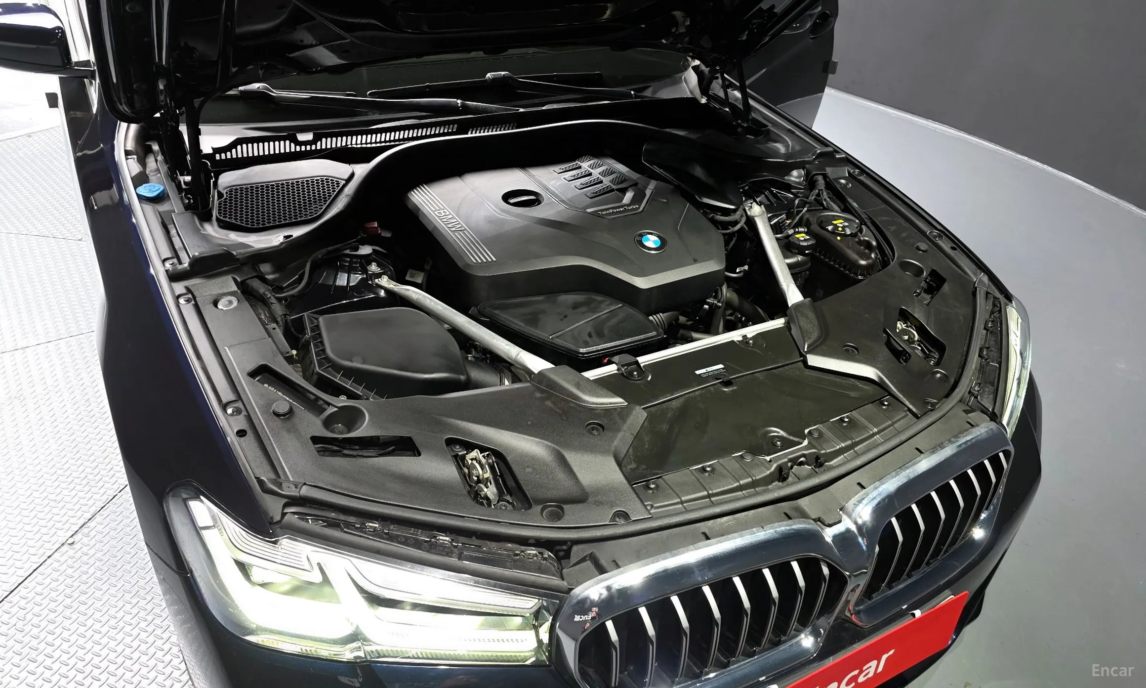 BMW 5 Series (G30) превью 6