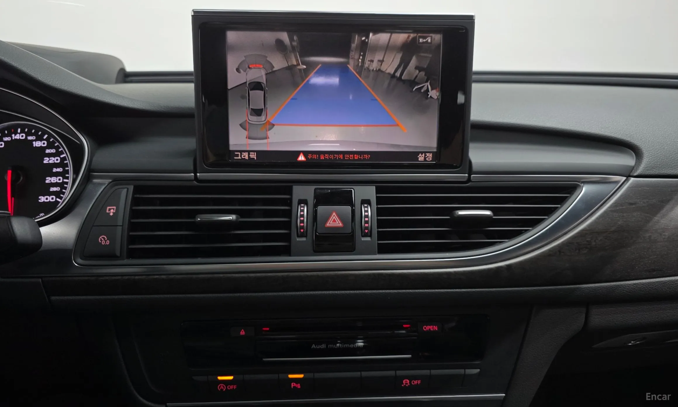 Audi New A6 превью 14