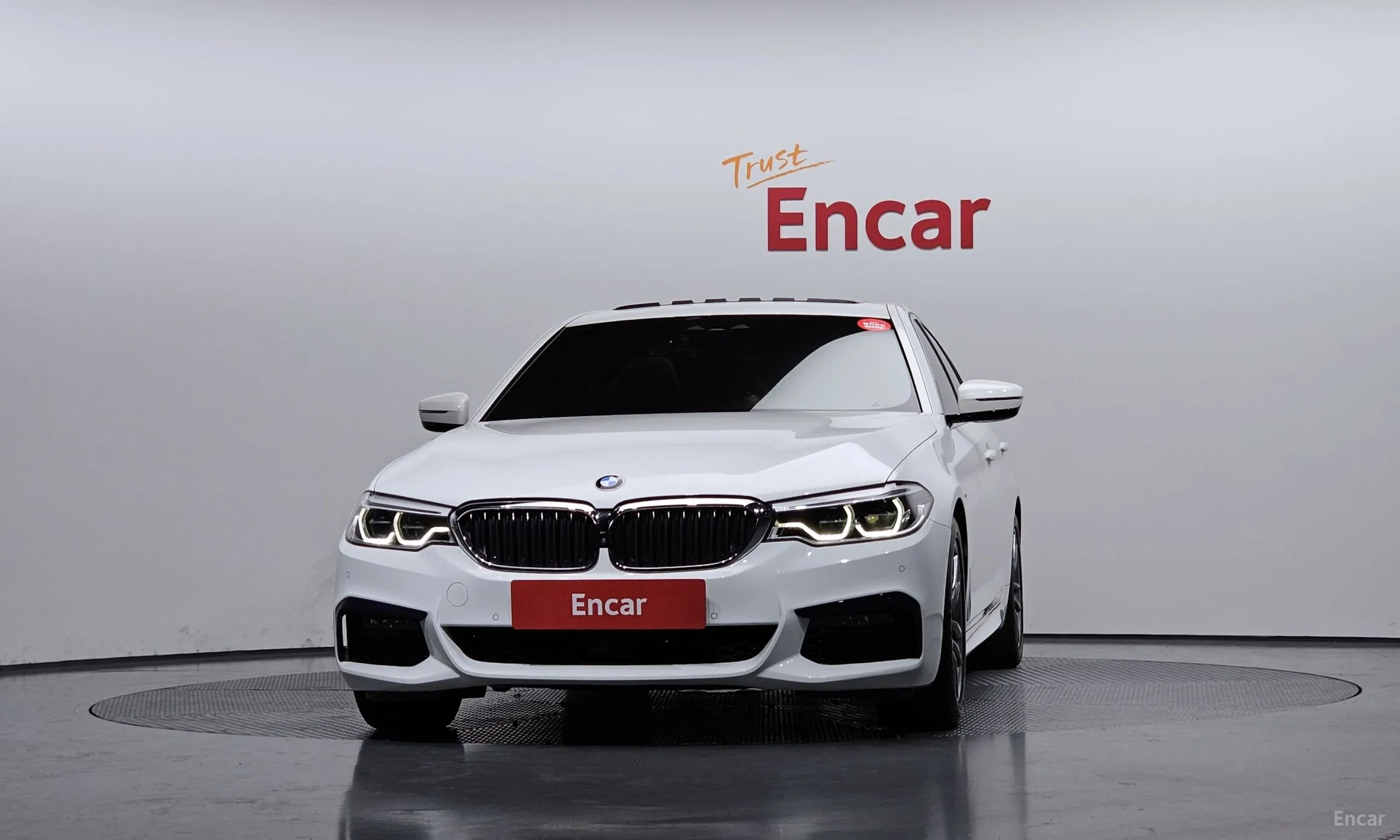 BMW 5 Series (G30) превью 3