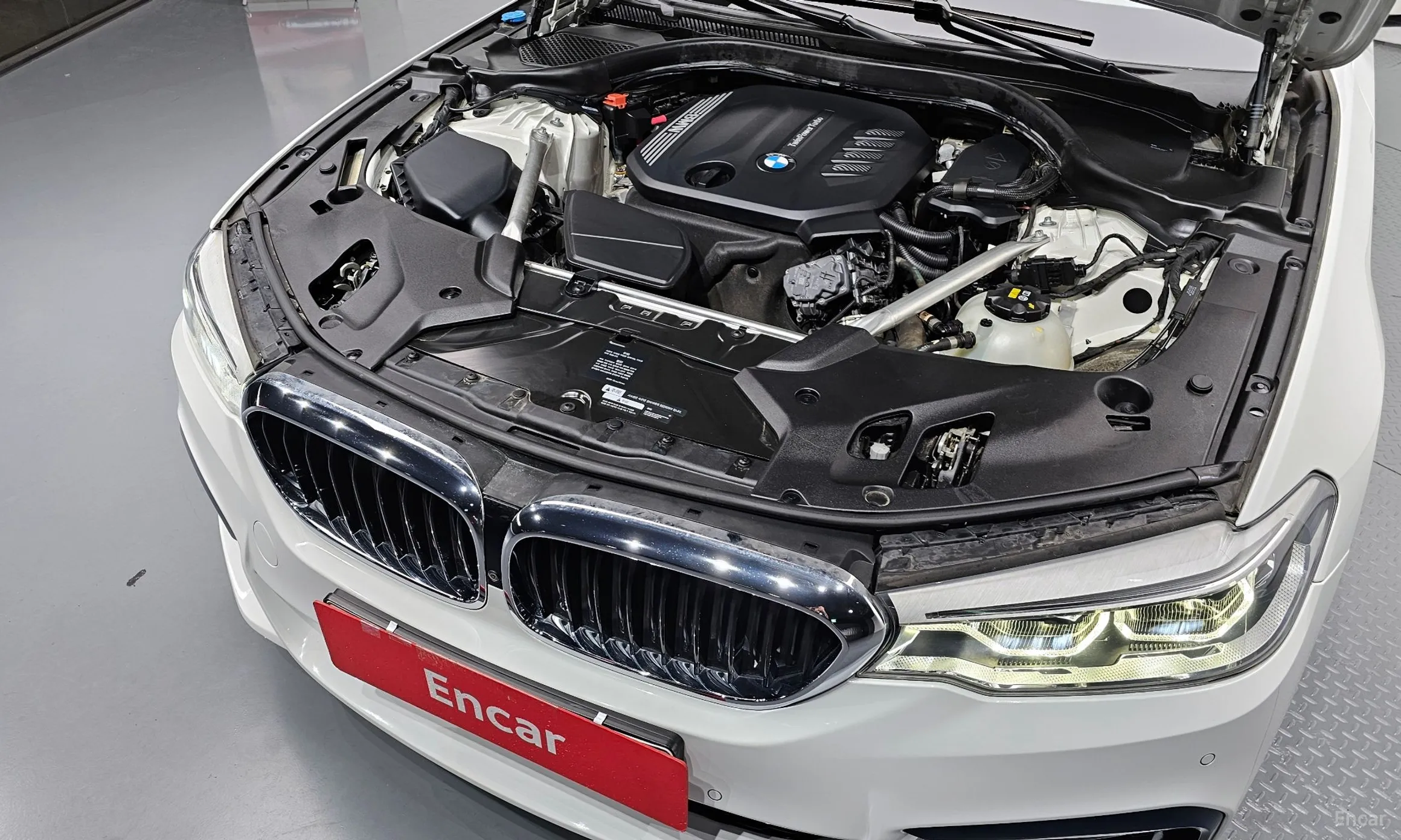 BMW 5 Series (G30) превью 6