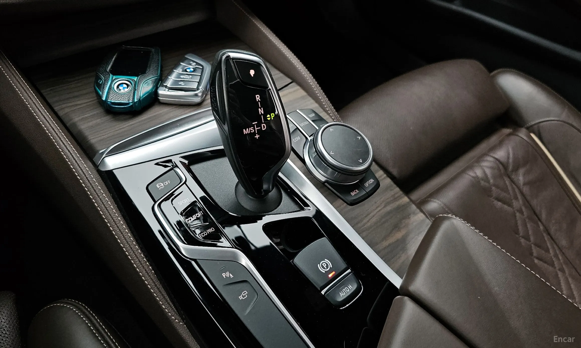 BMW 5 Series (G30) превью 9