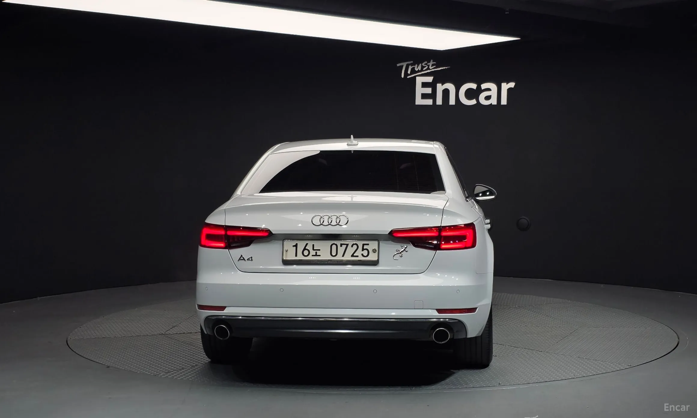Audi A4 (B9) превью 4