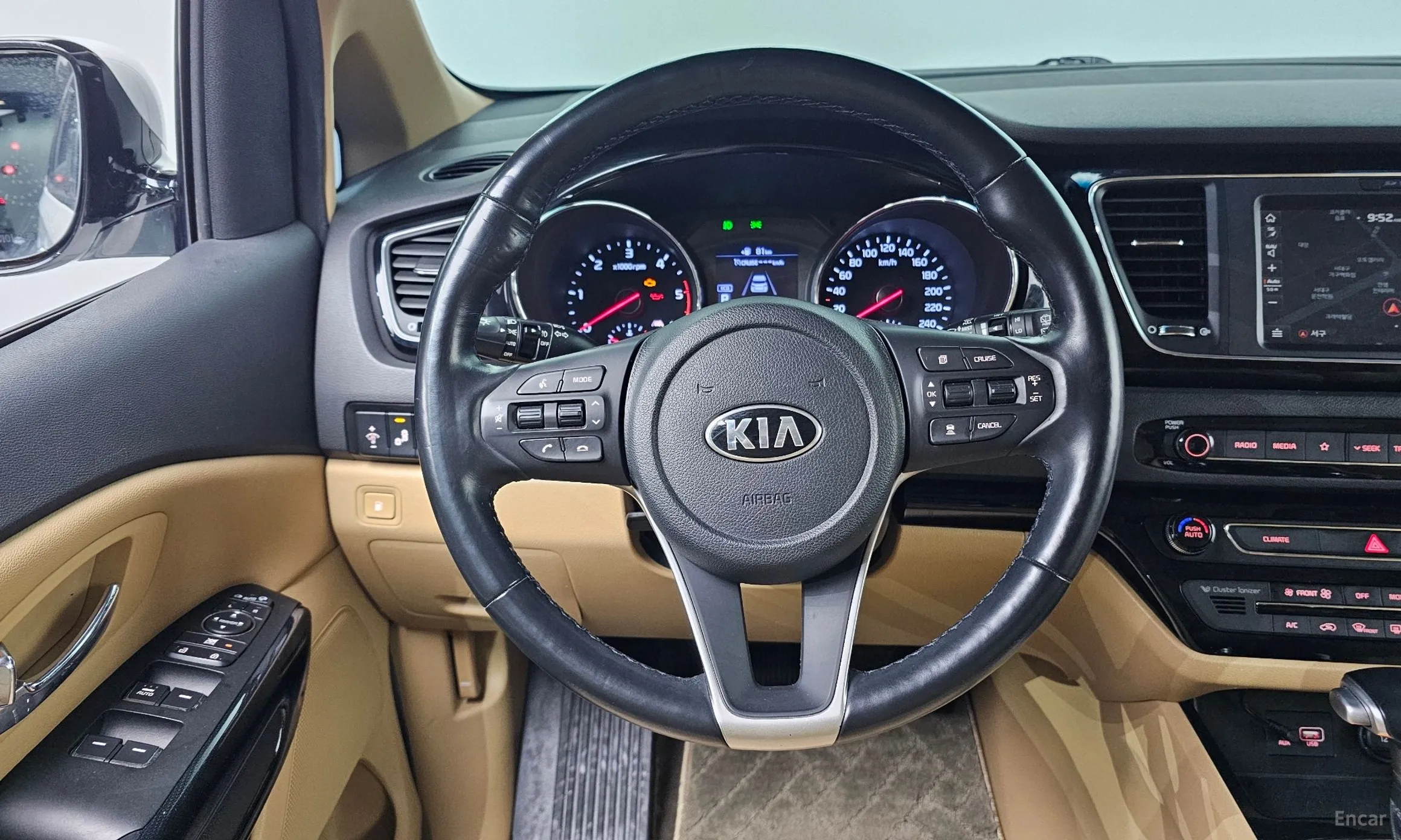 Kia Carnival превью 13