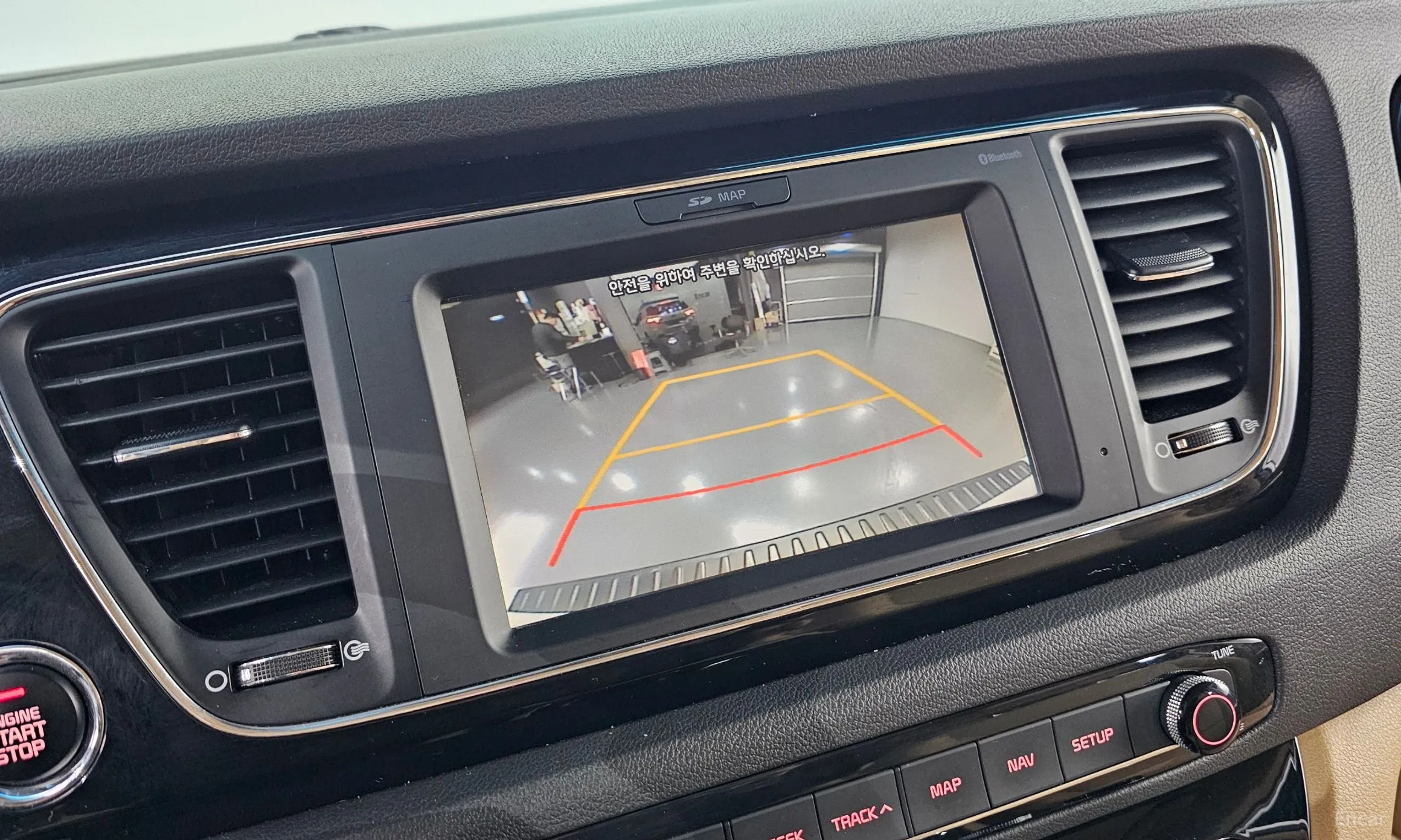 Kia Carnival превью 15