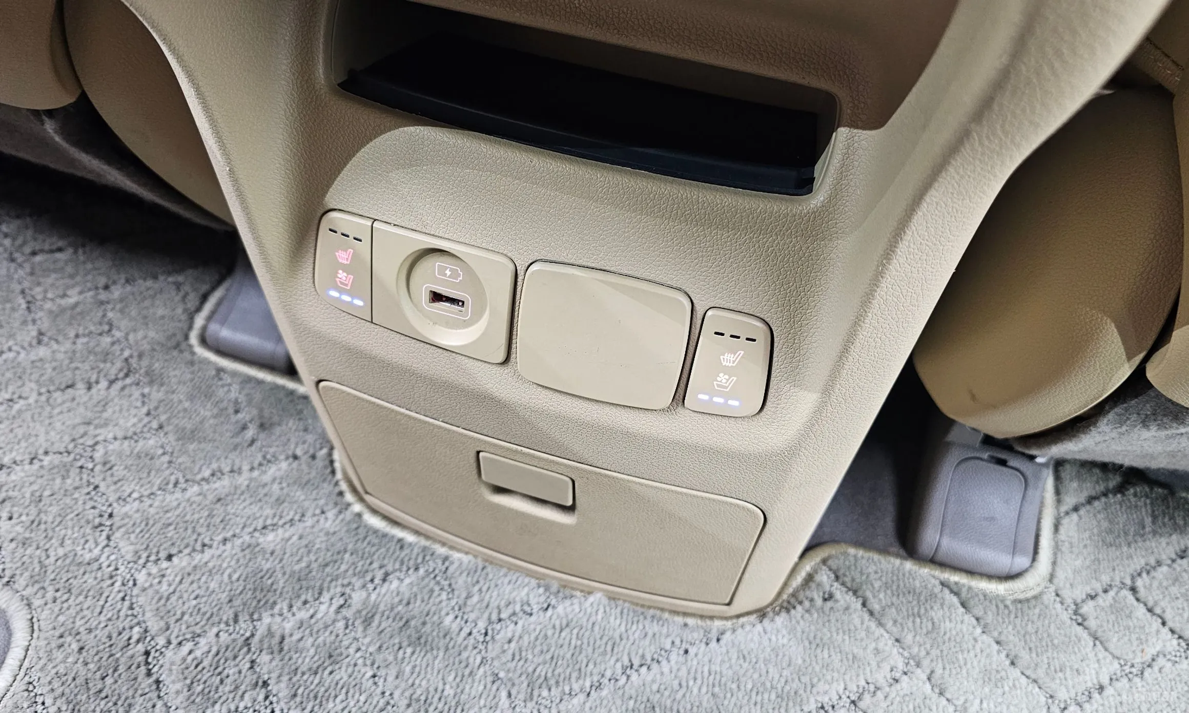 Kia Carnival превью 18