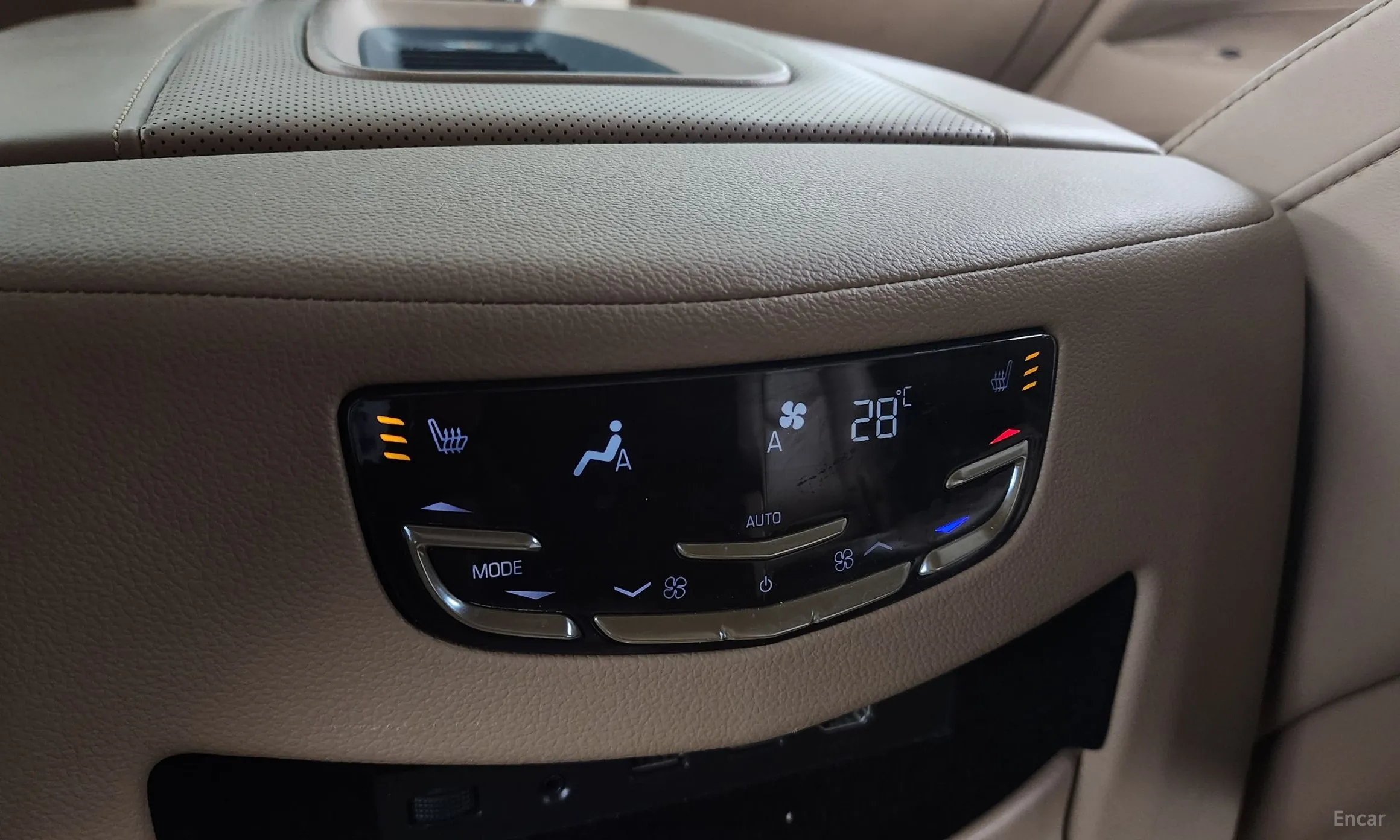 Cadillac Escalade превью 19