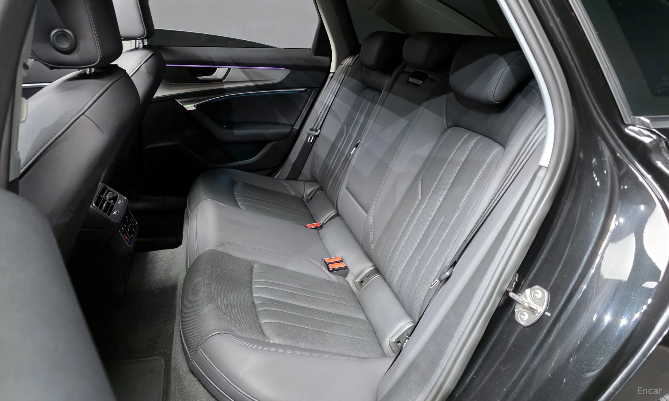 Audi A6 (C8) превью 12