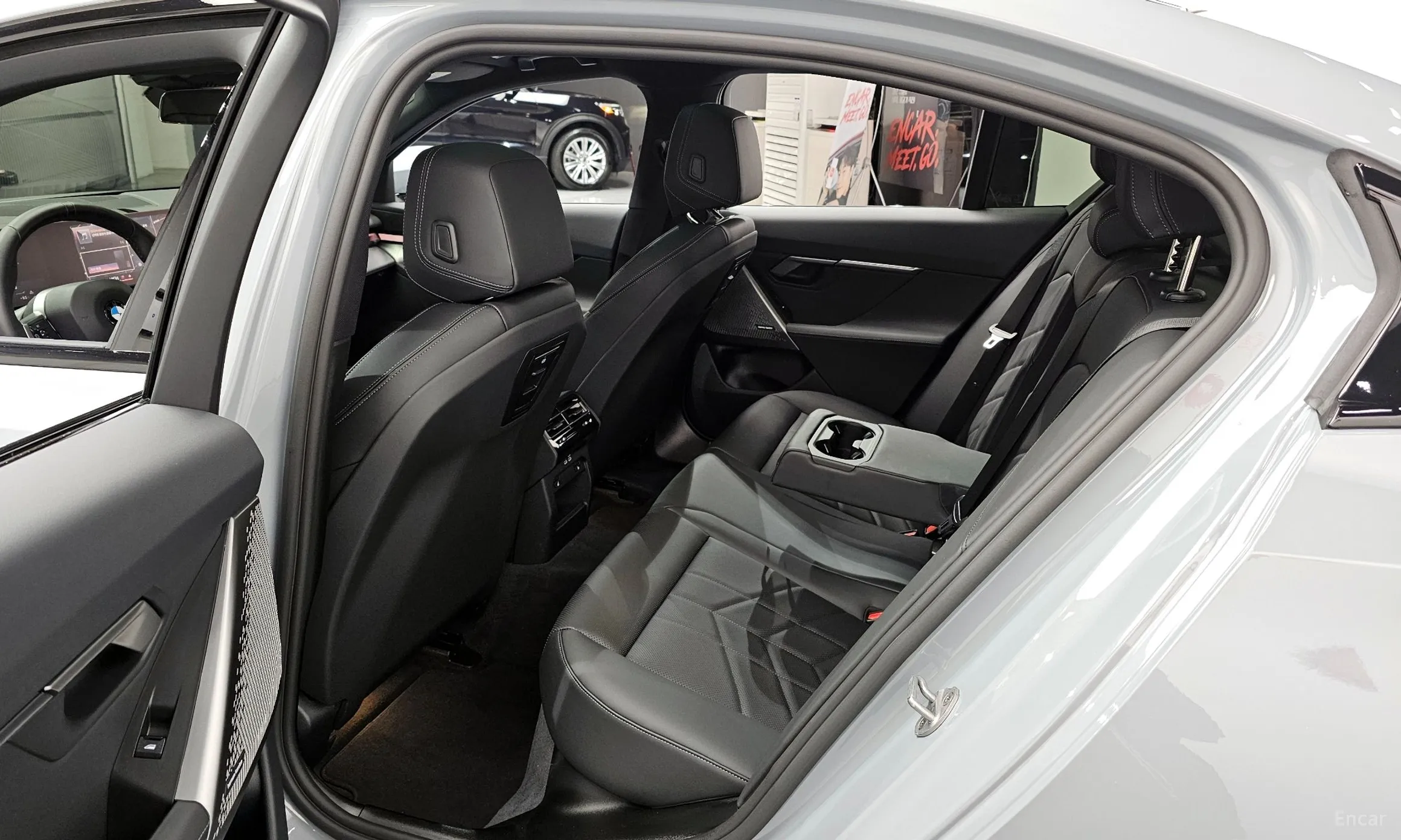 BMW 5 Series (G60) превью 11