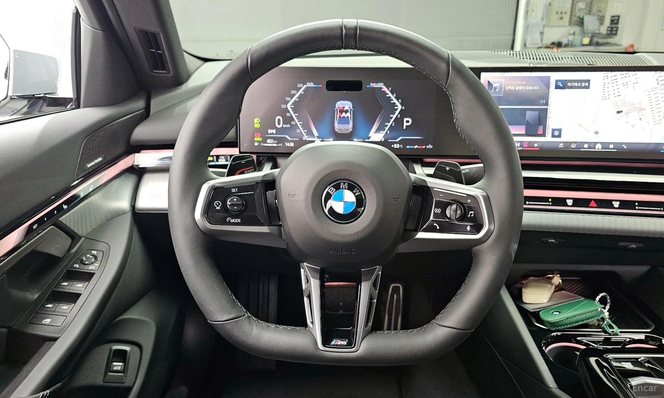 BMW 5 Series (G60) превью 13