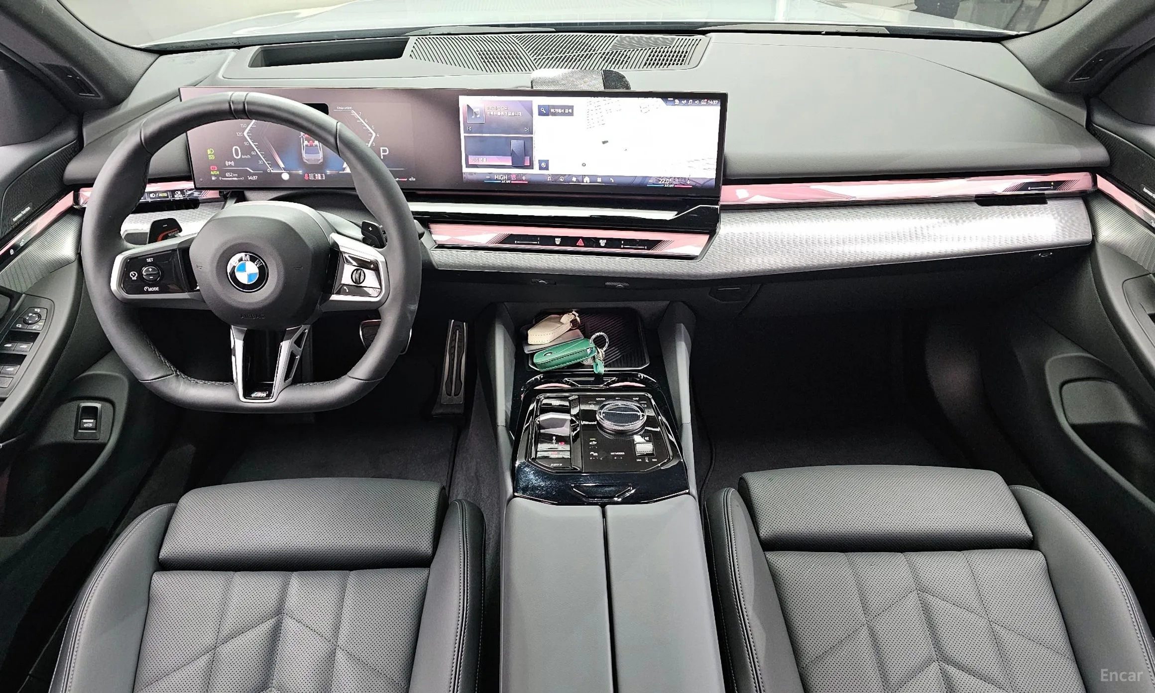BMW 5 Series (G60) превью 7