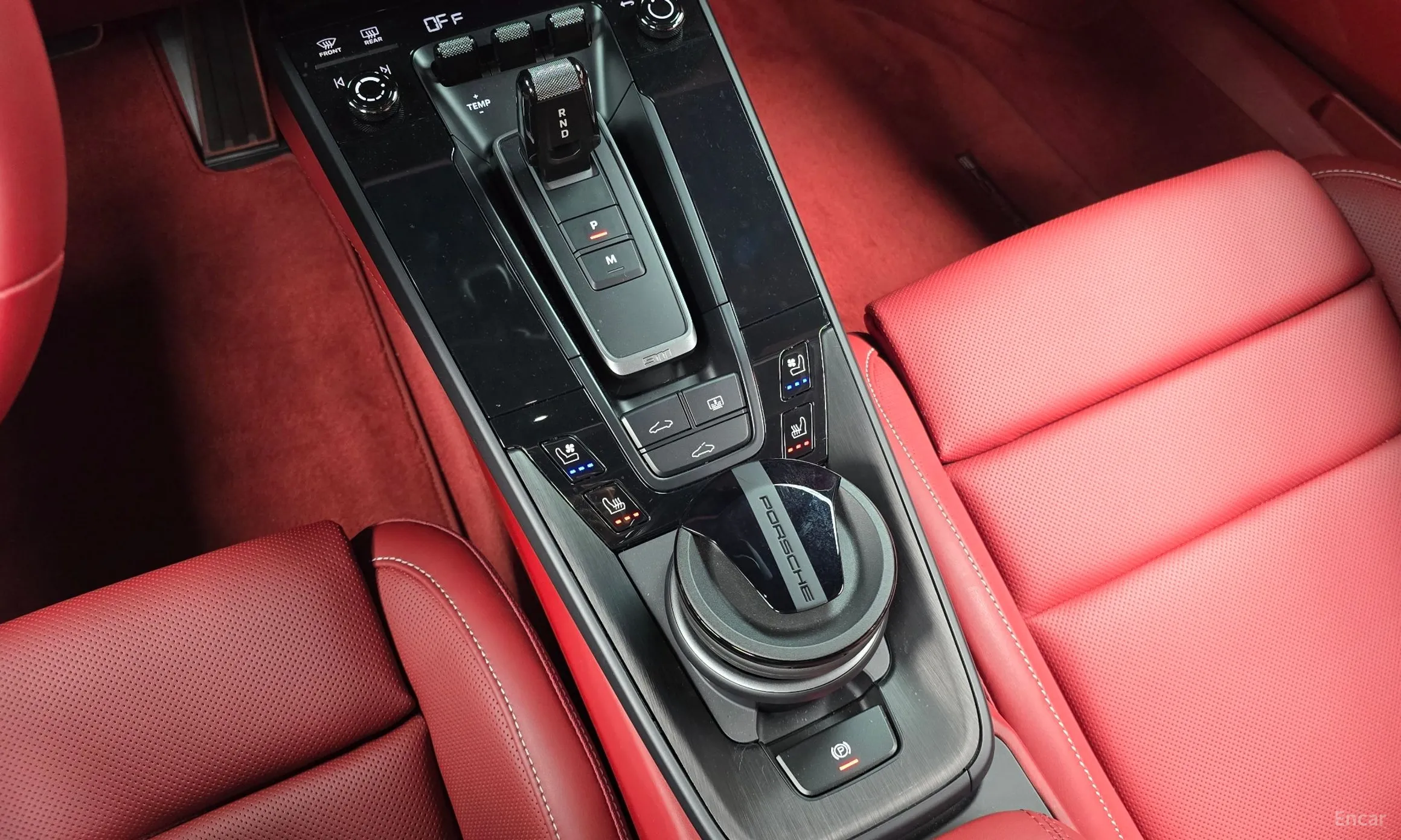 Porsche 911 (992) превью 9